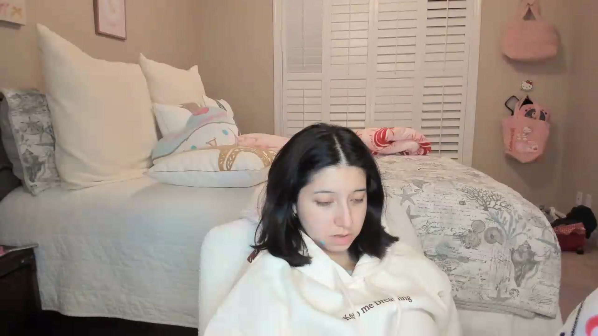 Gallery image thumbnail from Cherrycute666's myfreecams stream on, 07/11/2026, 04:19 image 3 of 20