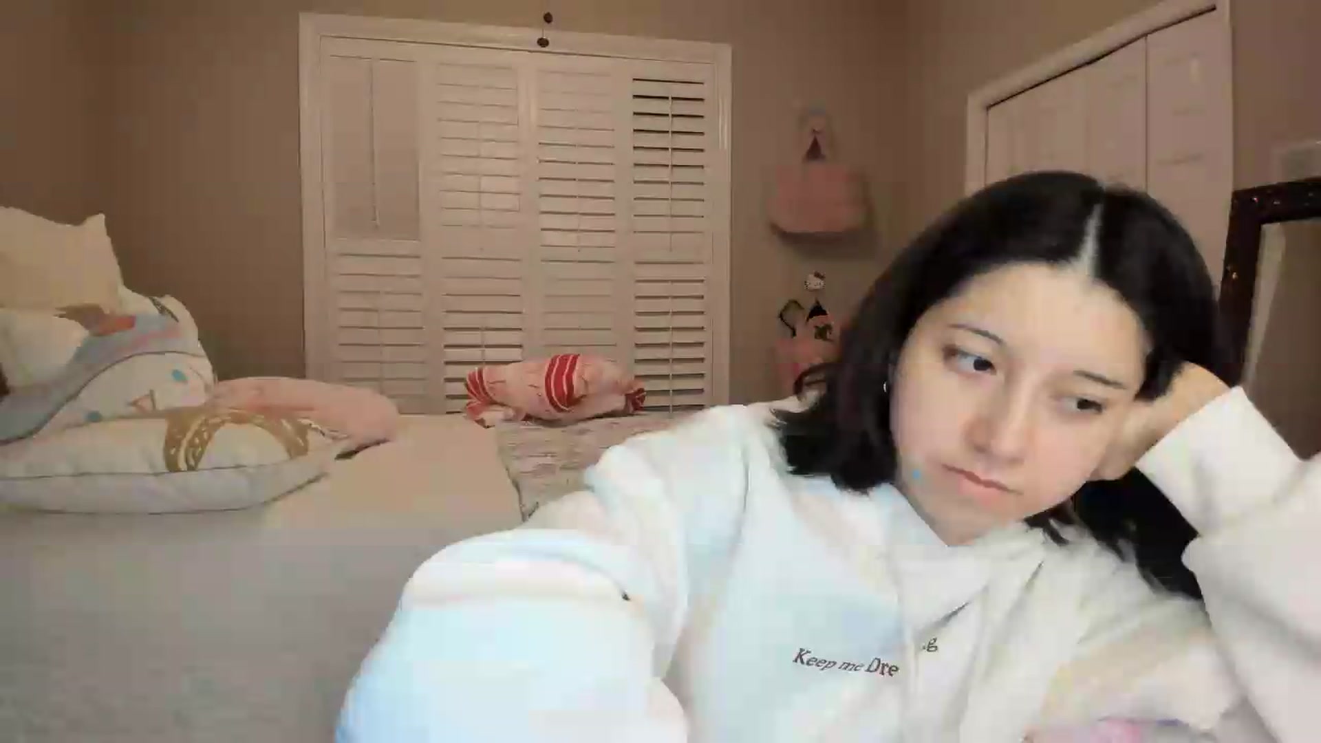 Gallery image thumbnail from Cherrycute666's myfreecams stream on, 07/11/2026, 04:19 image 18 of 20