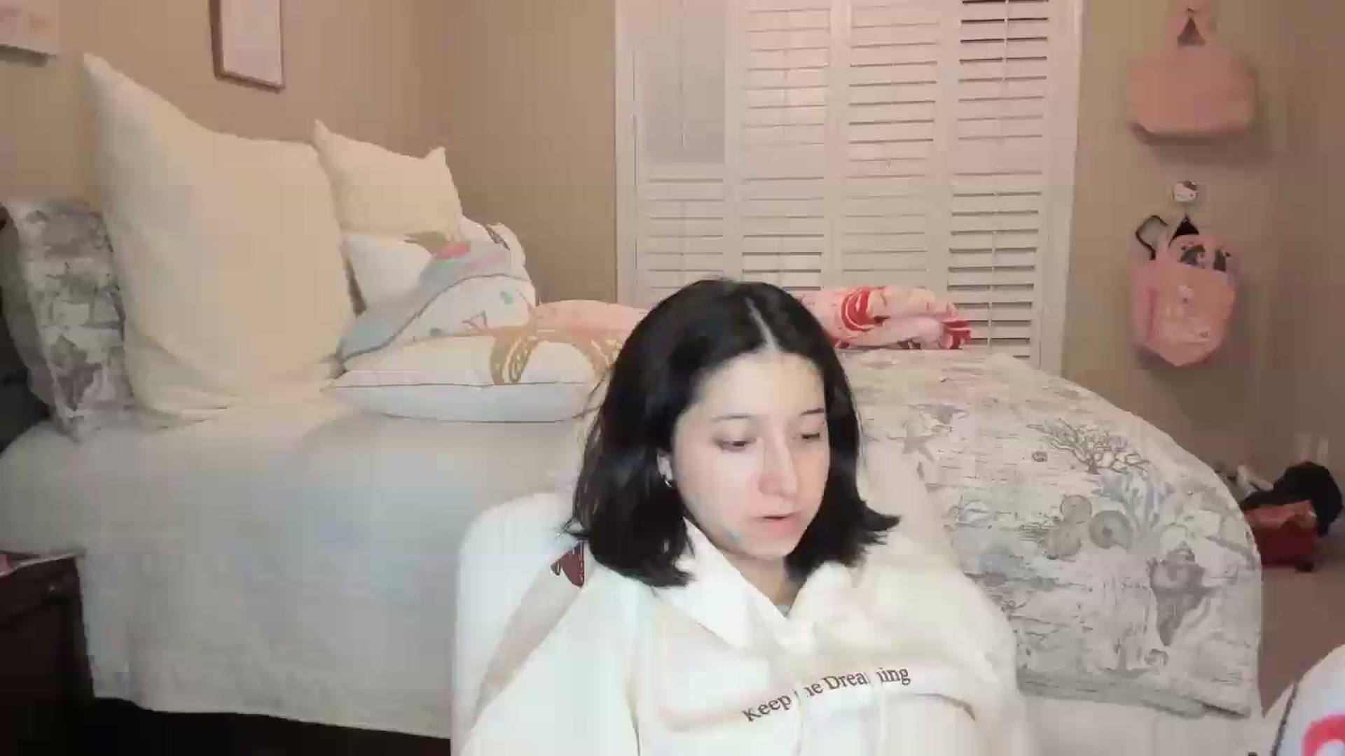 Gallery image thumbnail from Cherrycute666's myfreecams stream on, 07/11/2026, 04:19 image 2 of 20