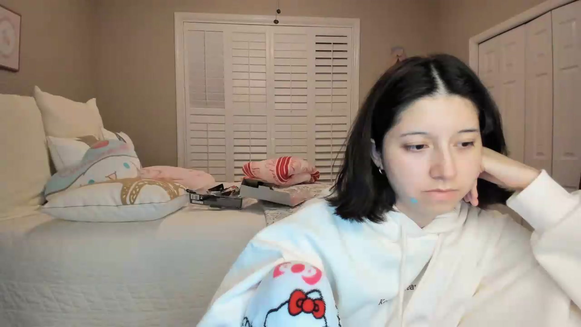 Gallery image thumbnail from Cherrycute666's myfreecams stream on, 07/11/2026, 04:19 image 14 of 20
