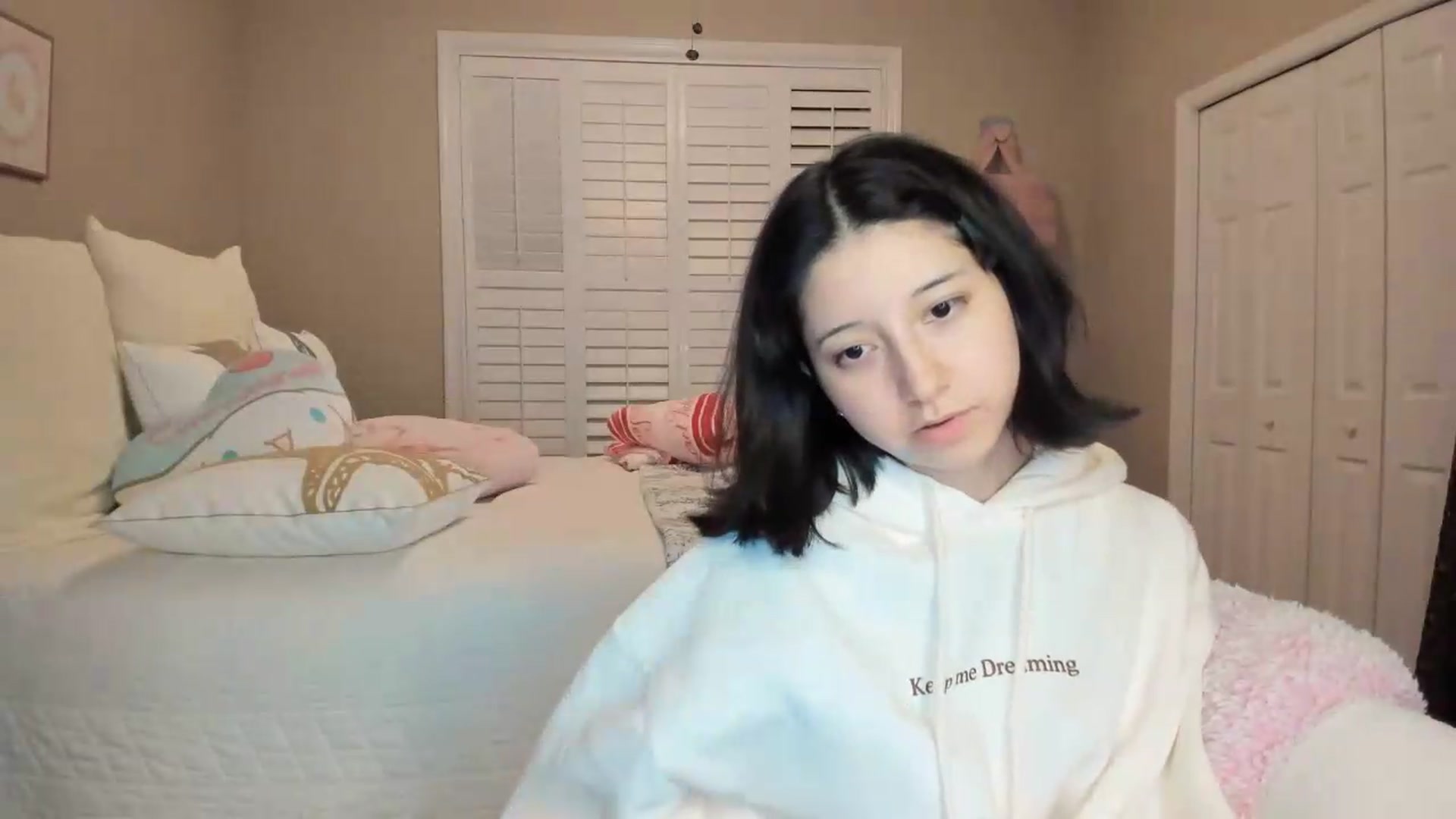 Gallery image thumbnail from Cherrycute666's myfreecams stream on, 07/11/2026, 04:19 image 16 of 20