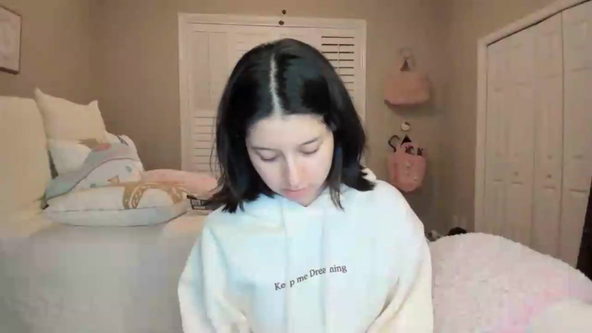 Gallery image thumbnail from Cherrycute666's myfreecams stream on, 07/11/2026, 04:19 image 12 of 20