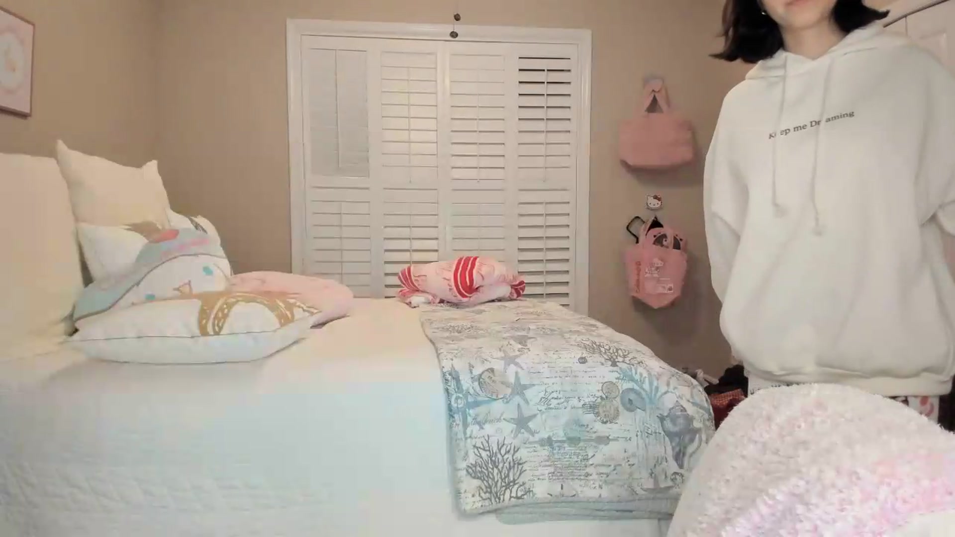 Gallery image thumbnail from Cherrycute666's myfreecams stream on, 07/11/2026, 04:19 image 10 of 20