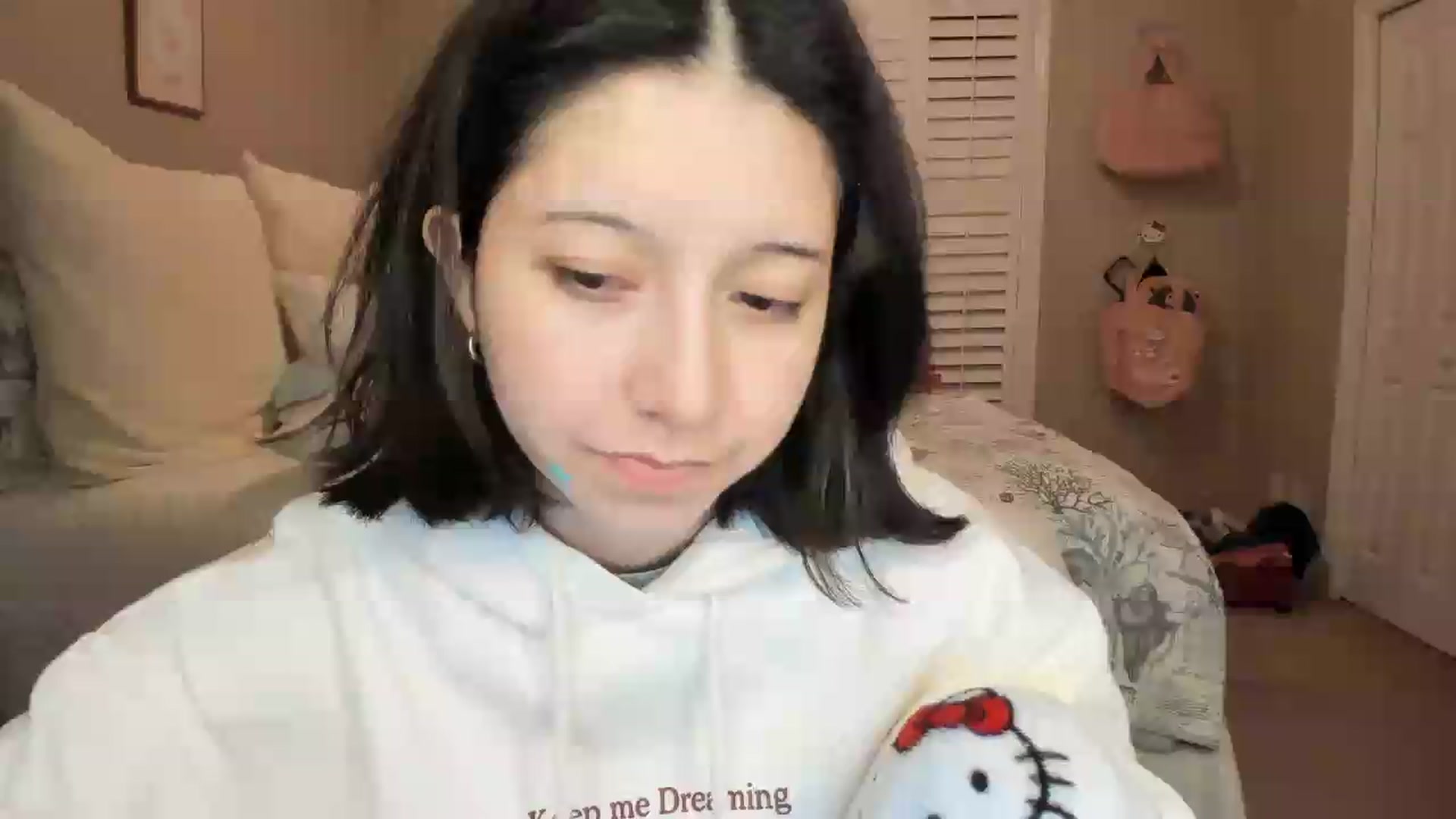 Gallery image thumbnail from Cherrycute666's myfreecams stream on, 07/11/2026, 04:19 image 6 of 20