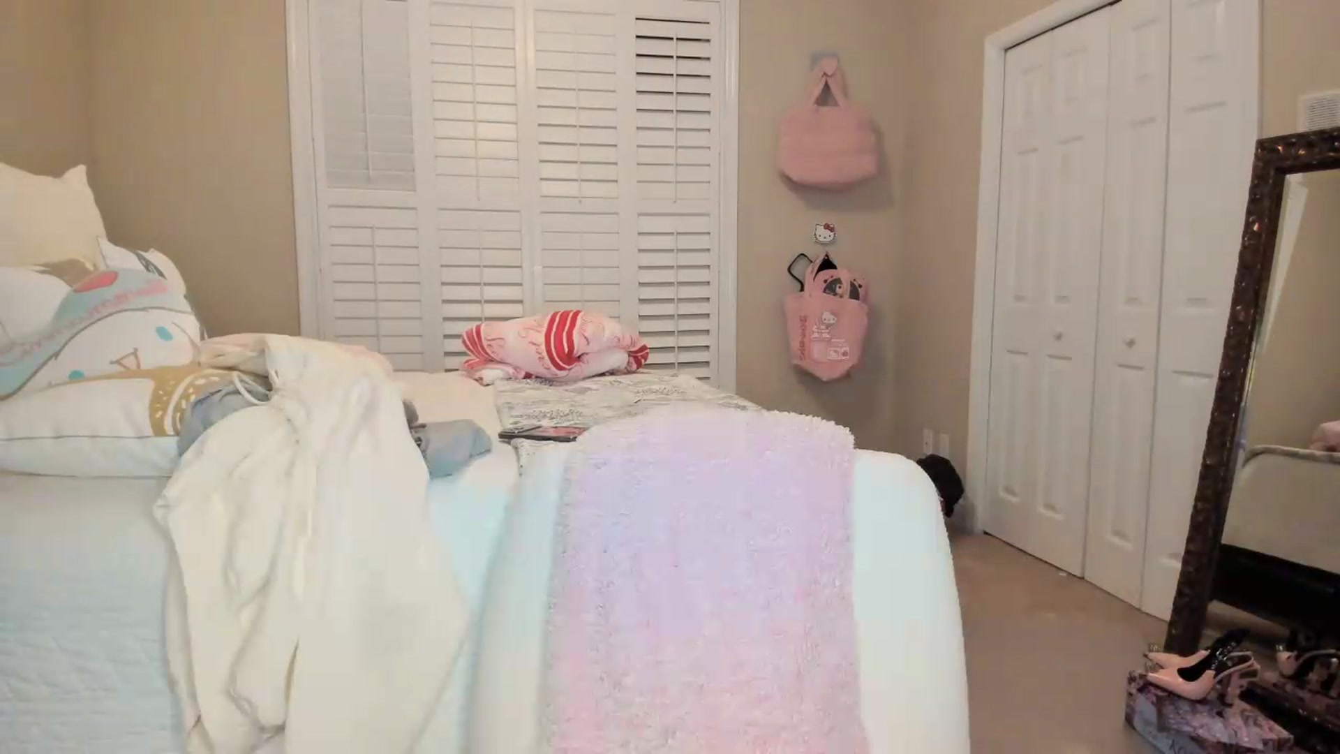 Gallery image thumbnail from Cherrycute666's myfreecams stream on, 07/11/2026, 07:04 image 3 of 20
