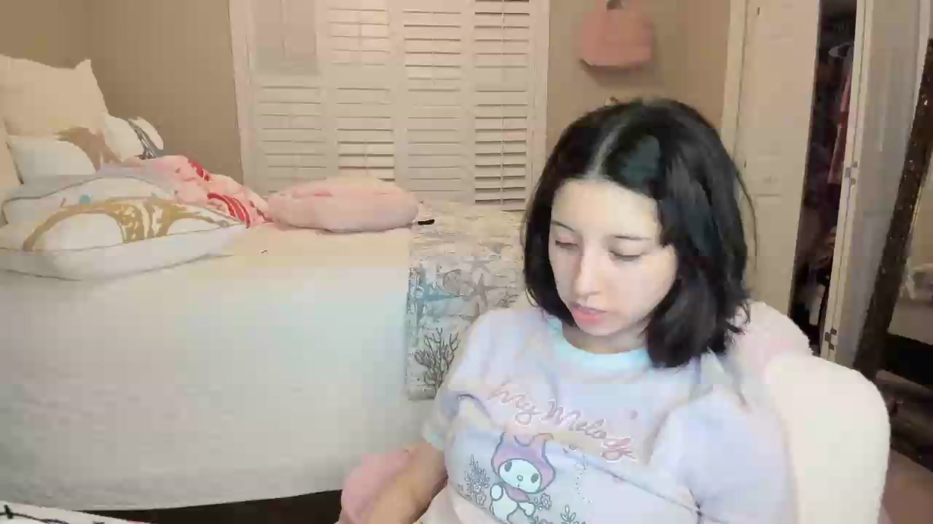 Gallery image thumbnail from Cherrycute666's myfreecams stream on, 07/12/2026, 05:35 image 3 of 20