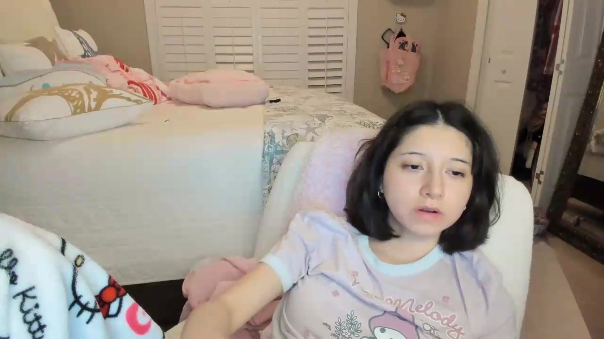Gallery image thumbnail from Cherrycute666's myfreecams stream on, 07/12/2026, 05:35 image 16 of 20