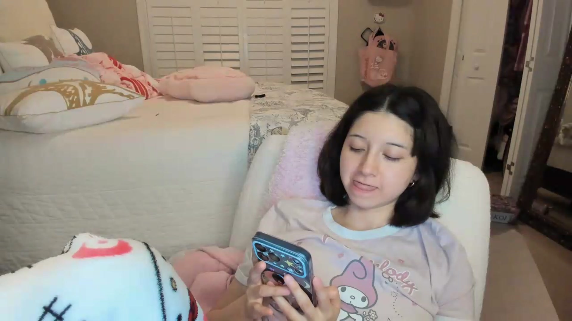 Gallery image thumbnail from Cherrycute666's myfreecams stream on, 07/12/2026, 05:35 image 11 of 20