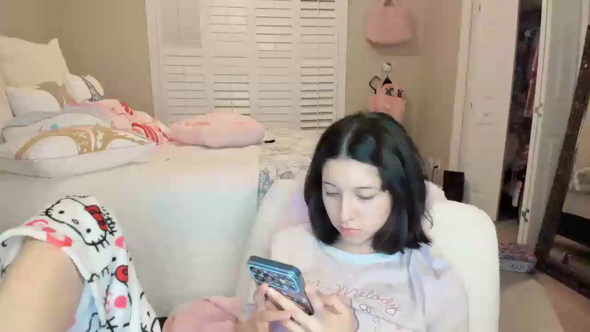 Gallery image thumbnail from Cherrycute666's myfreecams stream on, 07/12/2026, 05:35 image 8 of 20