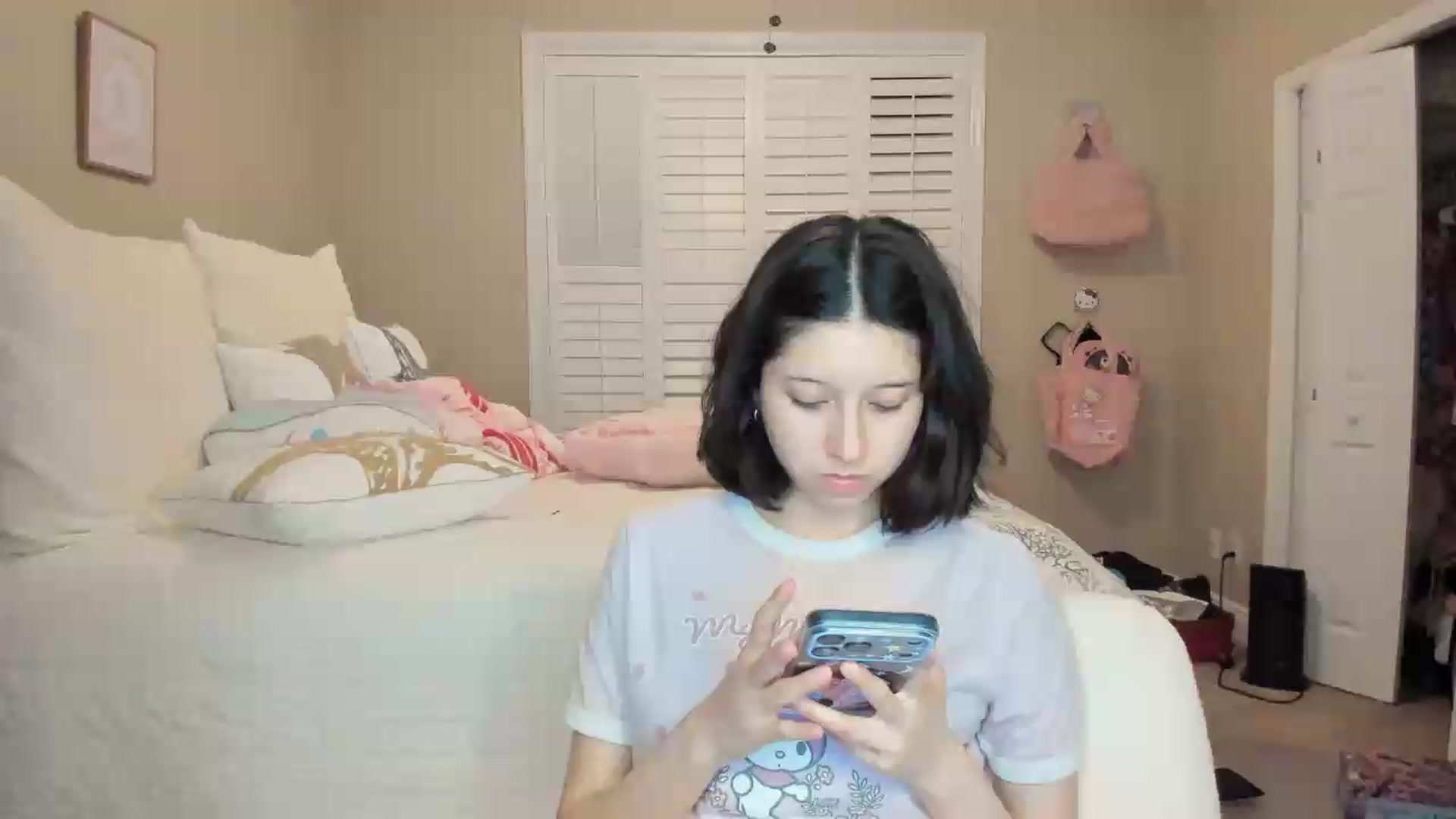 Gallery image thumbnail from Cherrycute666's myfreecams stream on, 07/12/2026, 05:35 image 1 of 20