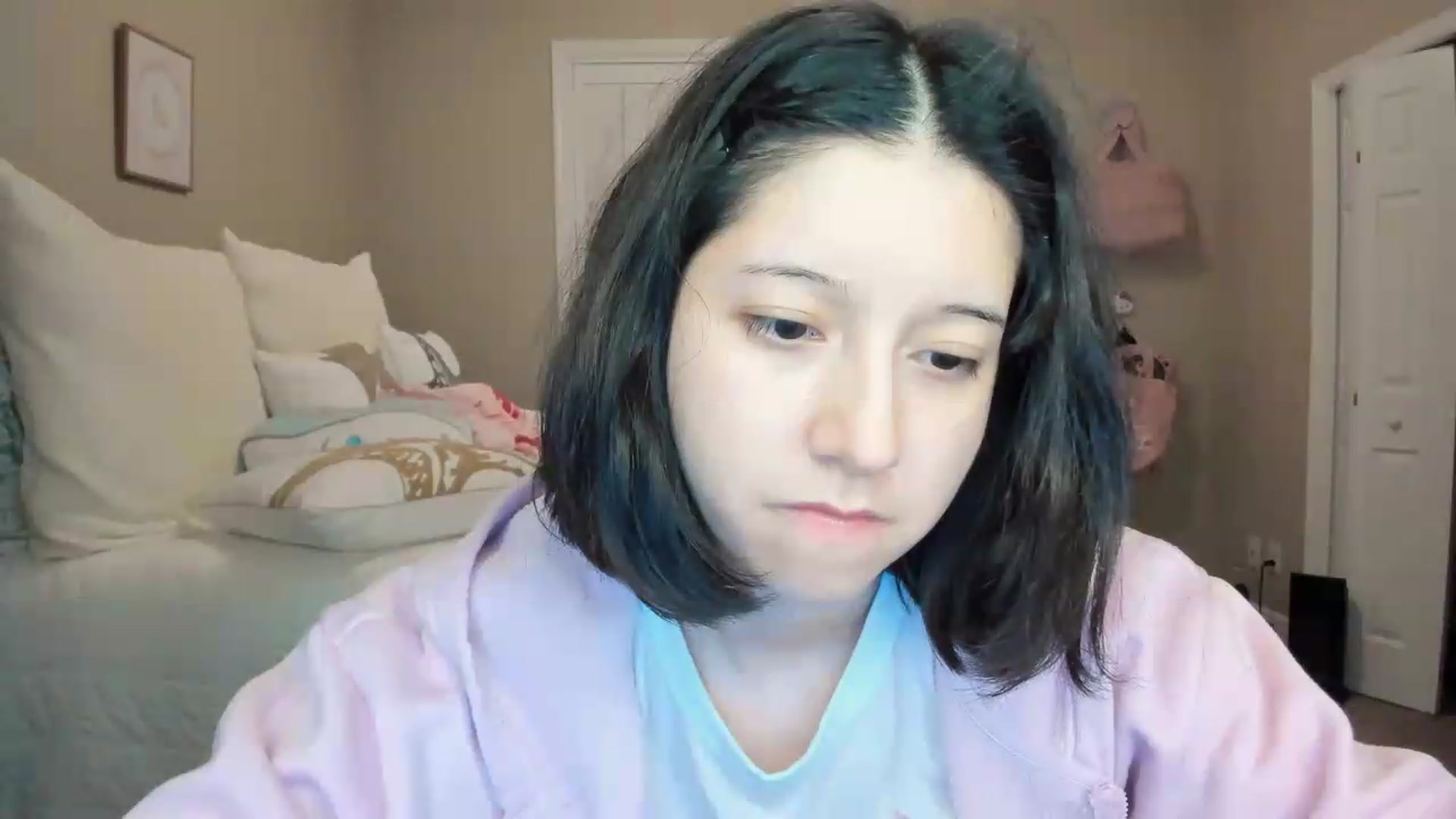 Gallery image thumbnail from Cherrycute666's myfreecams stream on, 07/12/2026, 06:35 image 6 of 20