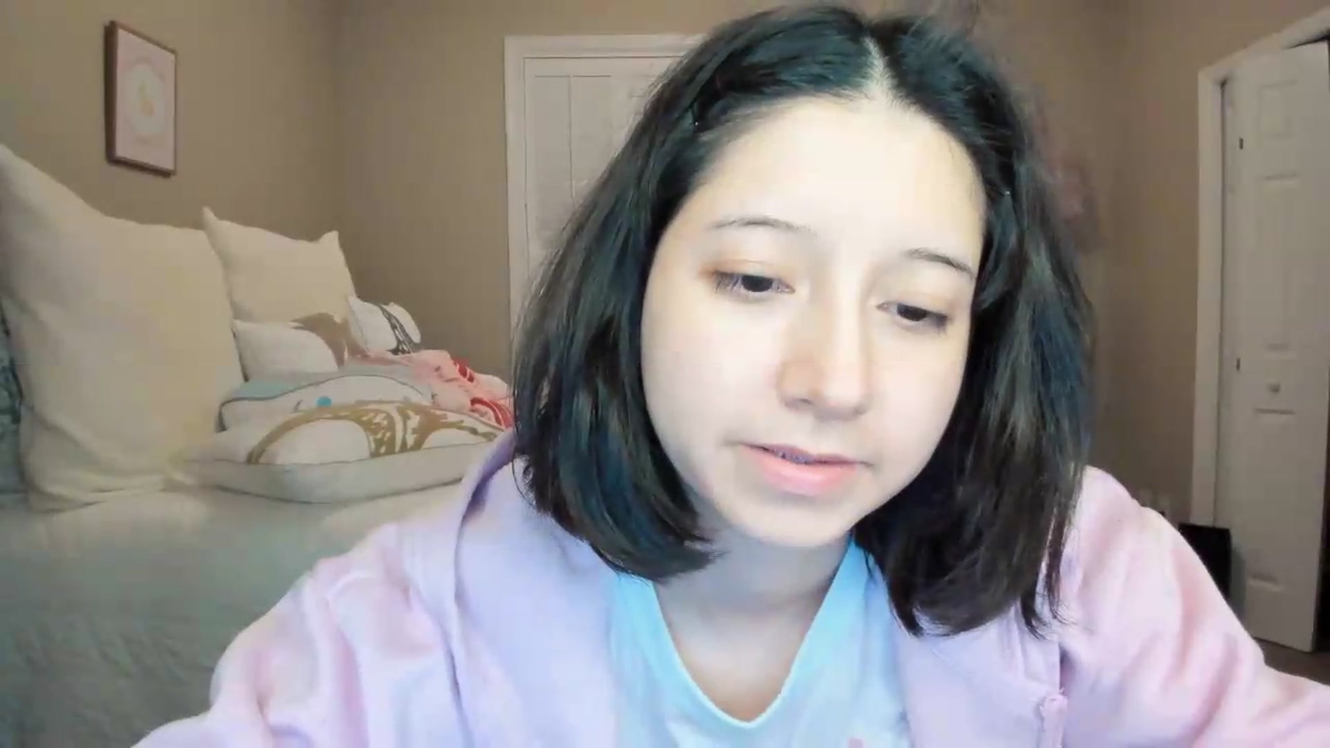 Gallery image thumbnail from Cherrycute666's myfreecams stream on, 07/12/2026, 06:35 image 5 of 20