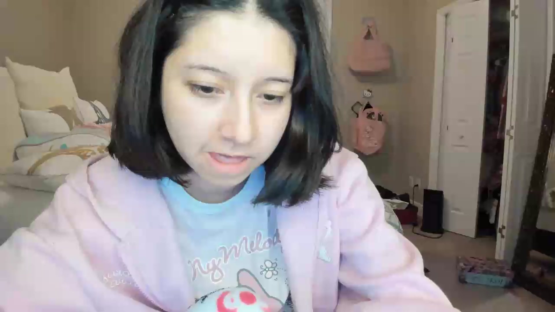Gallery image thumbnail from Cherrycute666's myfreecams stream on, 07/12/2026, 06:35 image 1 of 20