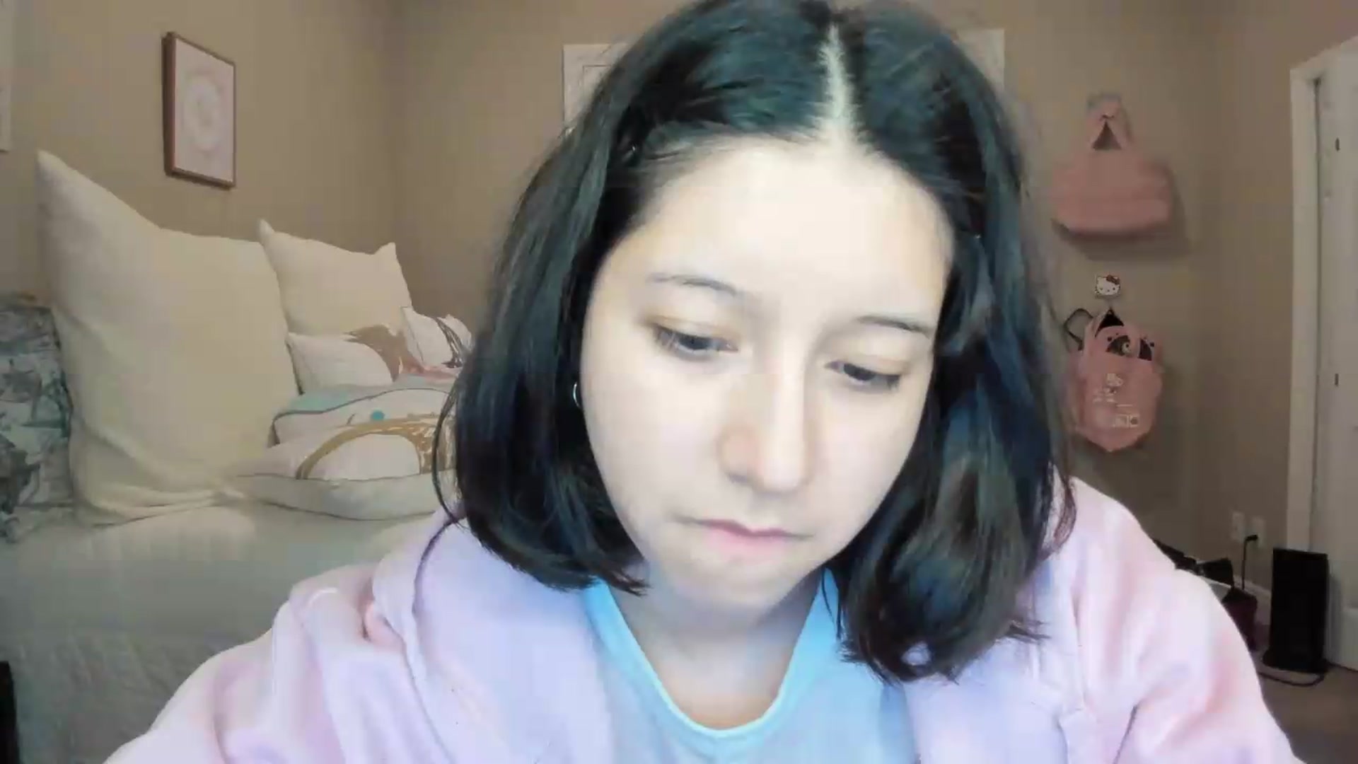 Gallery image thumbnail from Cherrycute666's myfreecams stream on, 07/12/2026, 06:35 image 4 of 20