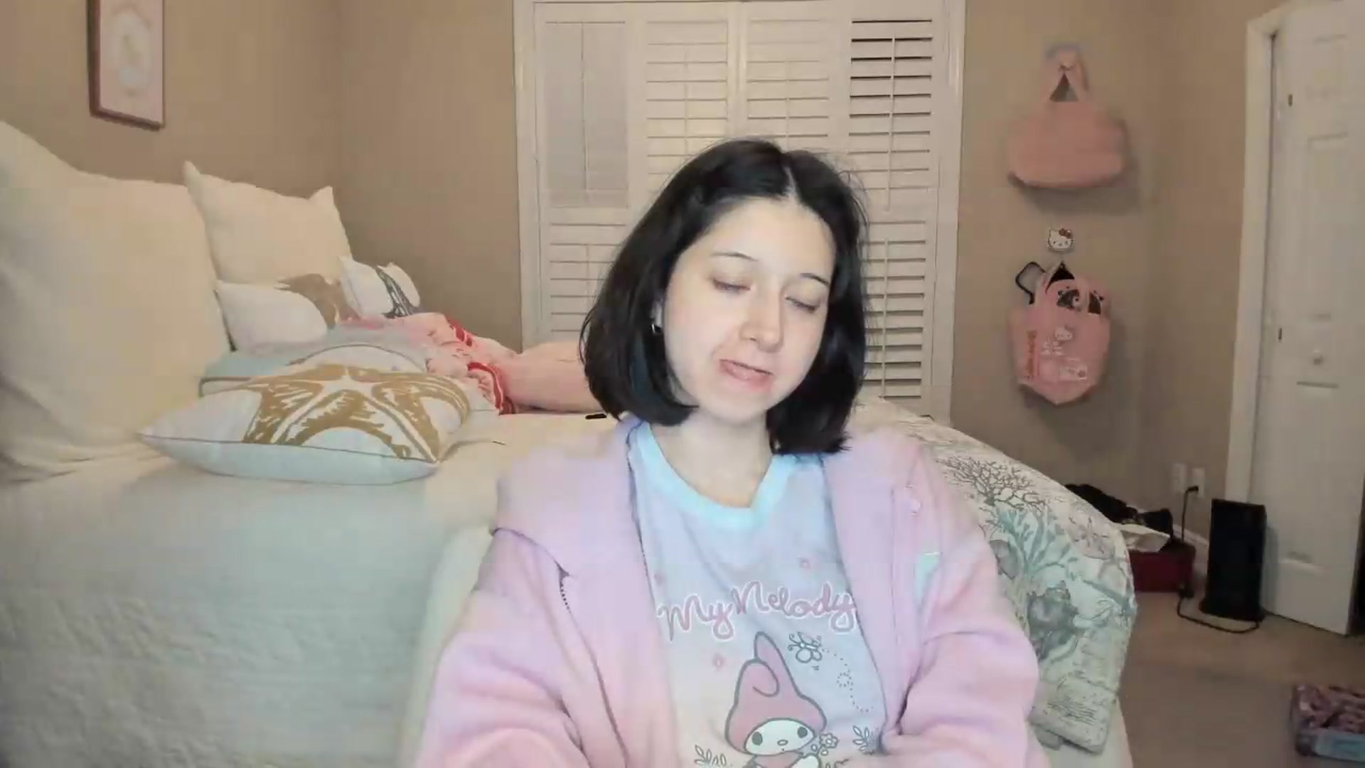 Gallery image thumbnail from Cherrycute666's myfreecams stream on, 07/12/2026, 07:07 image 15 of 20