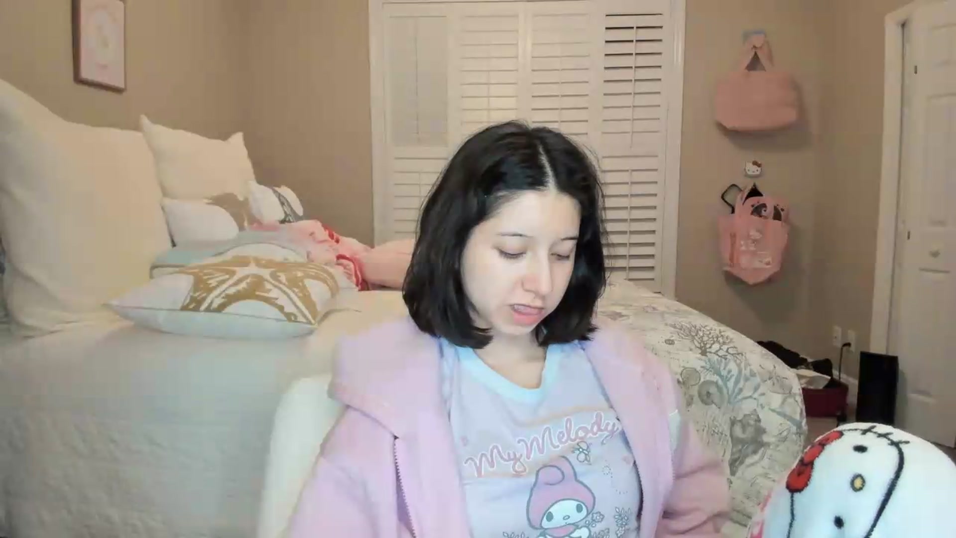 Gallery image thumbnail from Cherrycute666's myfreecams stream on, 07/12/2026, 07:07 image 17 of 20