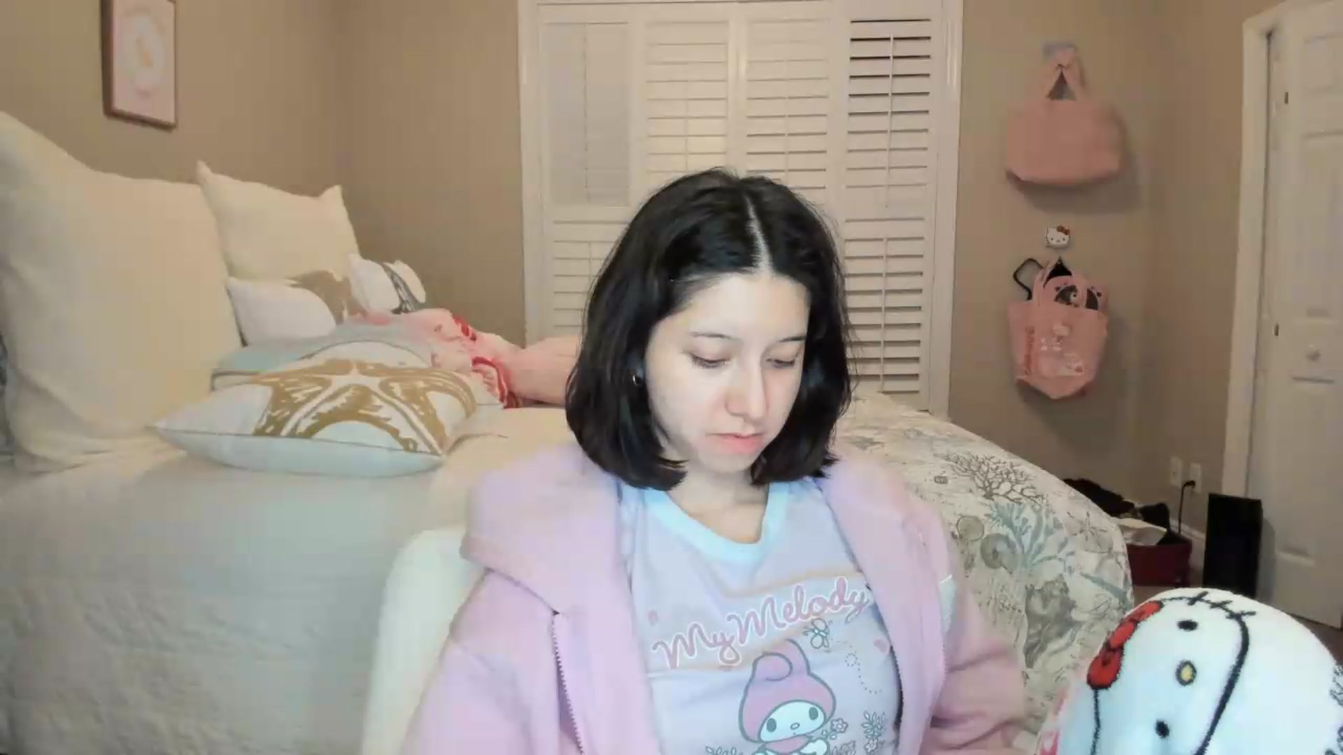 Gallery image thumbnail from Cherrycute666's myfreecams stream on, 07/12/2026, 07:07 image 16 of 20