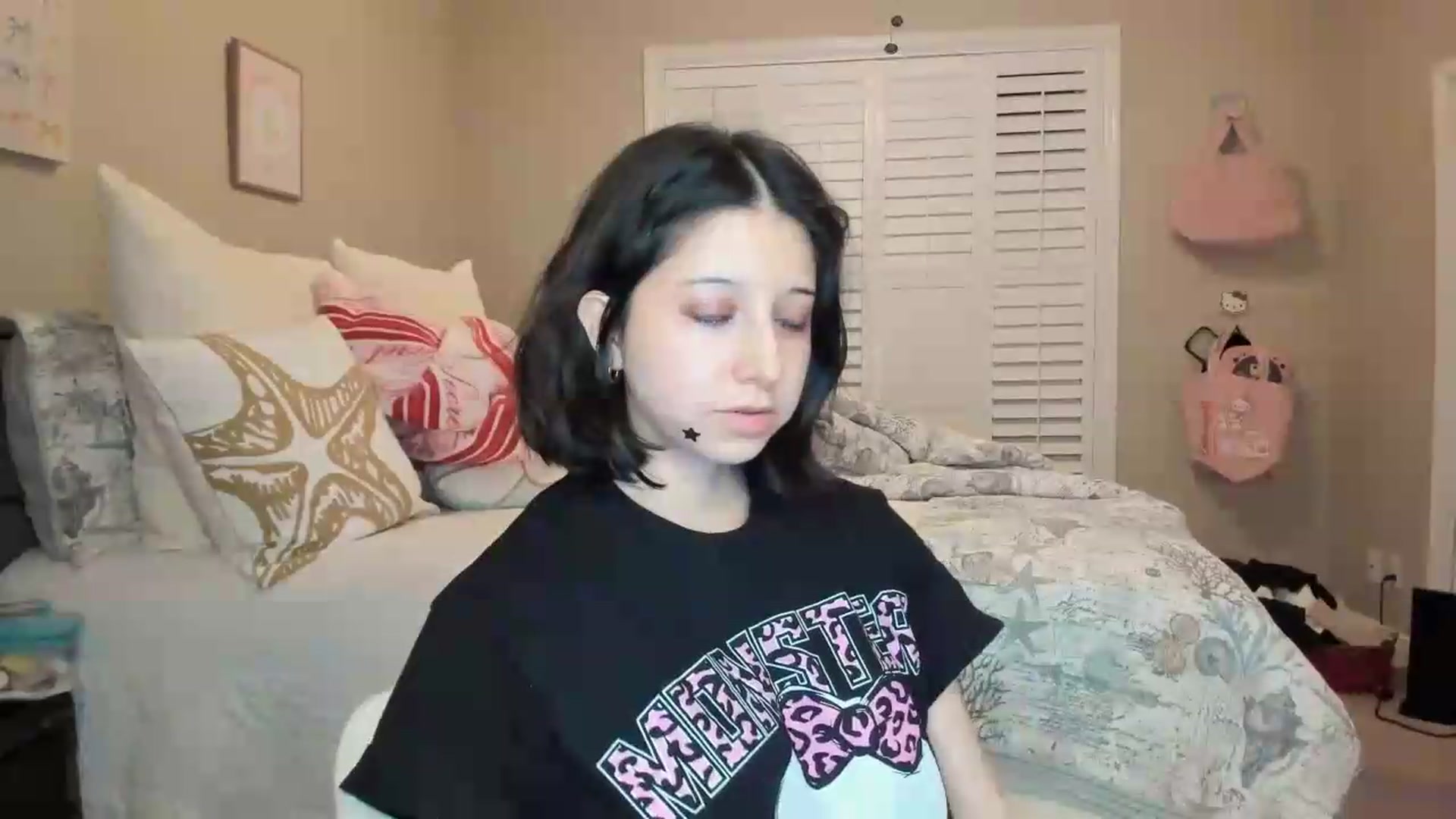 Gallery image thumbnail from Cherrycute666's myfreecams stream on, 07/14/2026, 07:38 image 4 of 20