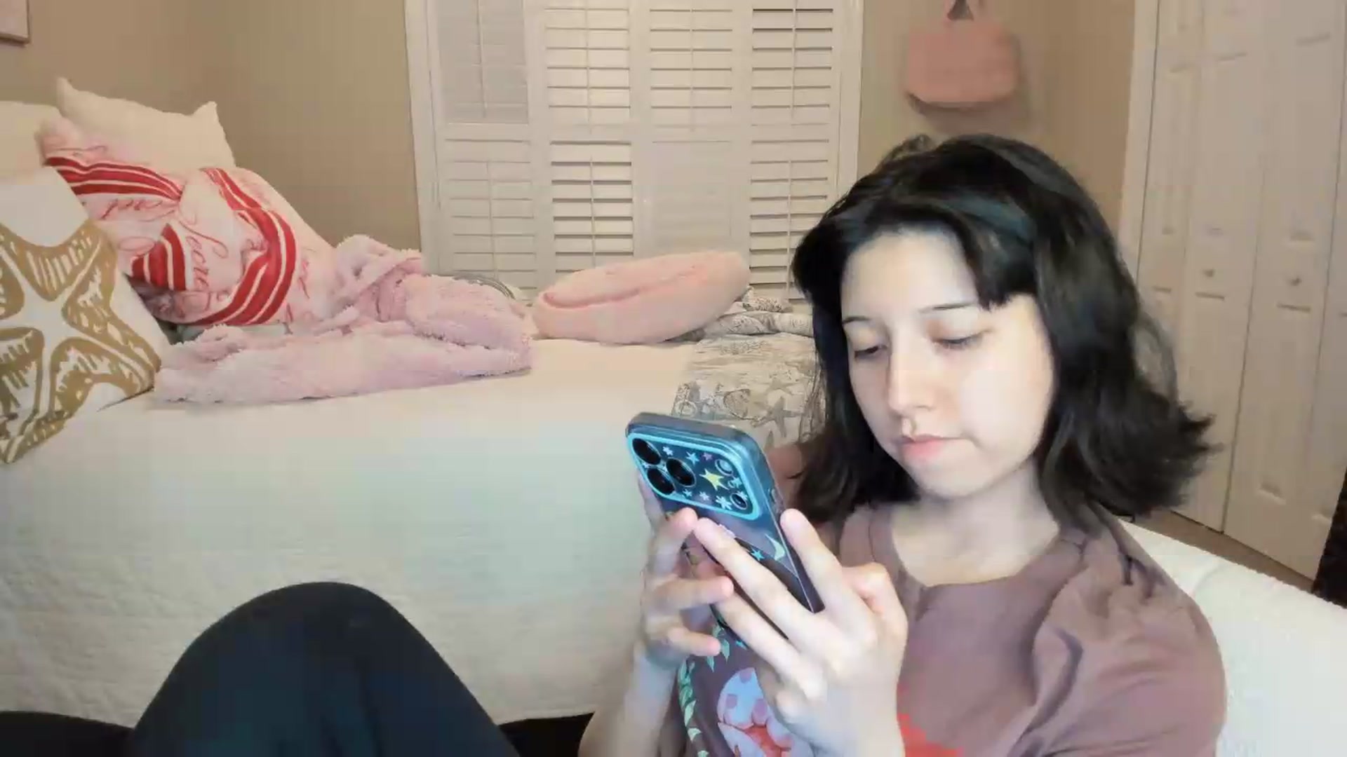 Gallery image thumbnail from Cherrycute666's myfreecams stream on, 07/14/2026, 07:38 image 16 of 20