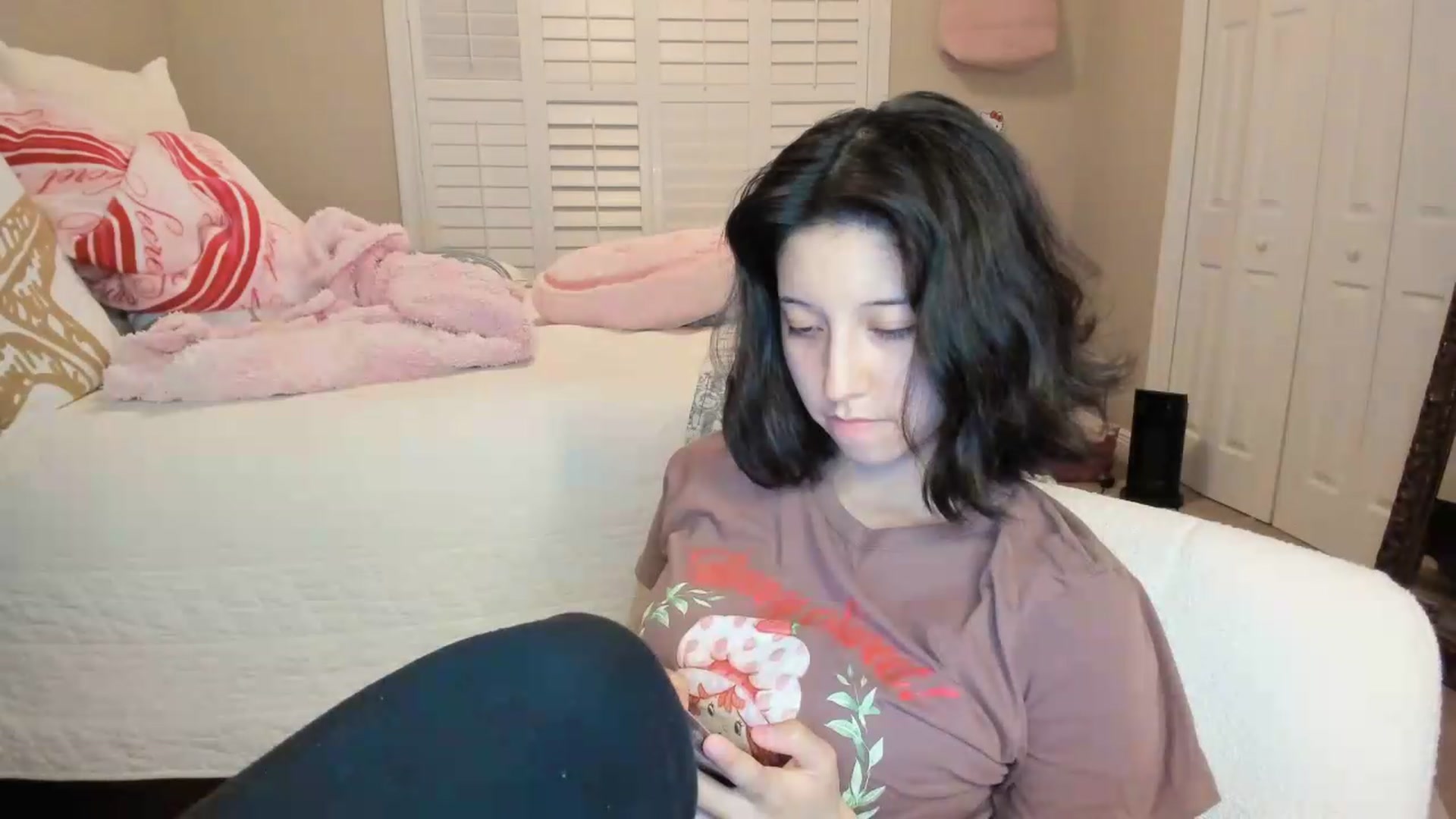 Gallery image thumbnail from Cherrycute666's myfreecams stream on, 07/14/2026, 07:38 image 17 of 20
