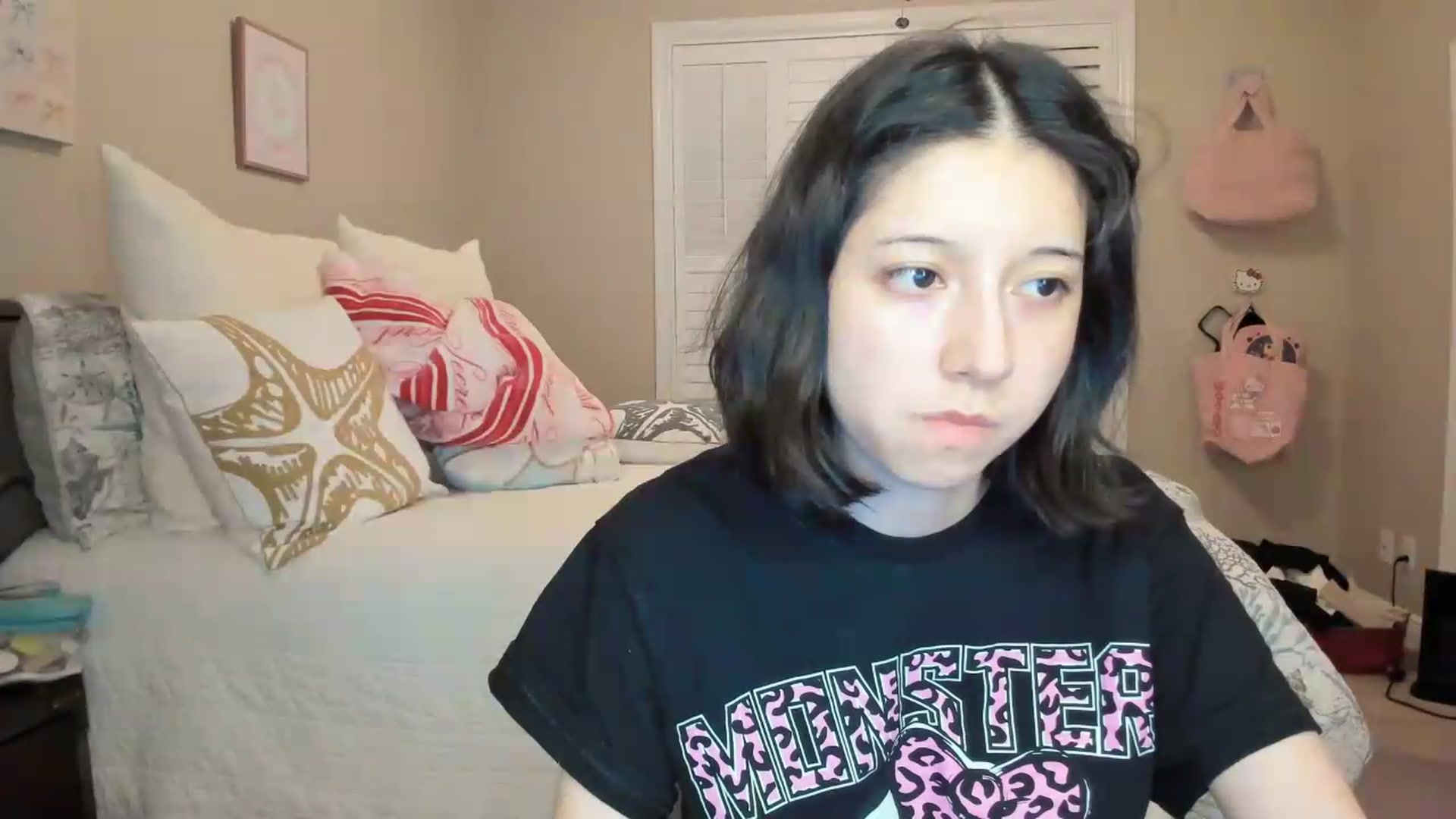 Gallery image thumbnail from Cherrycute666's myfreecams stream on, 07/14/2026, 07:38 image 8 of 20