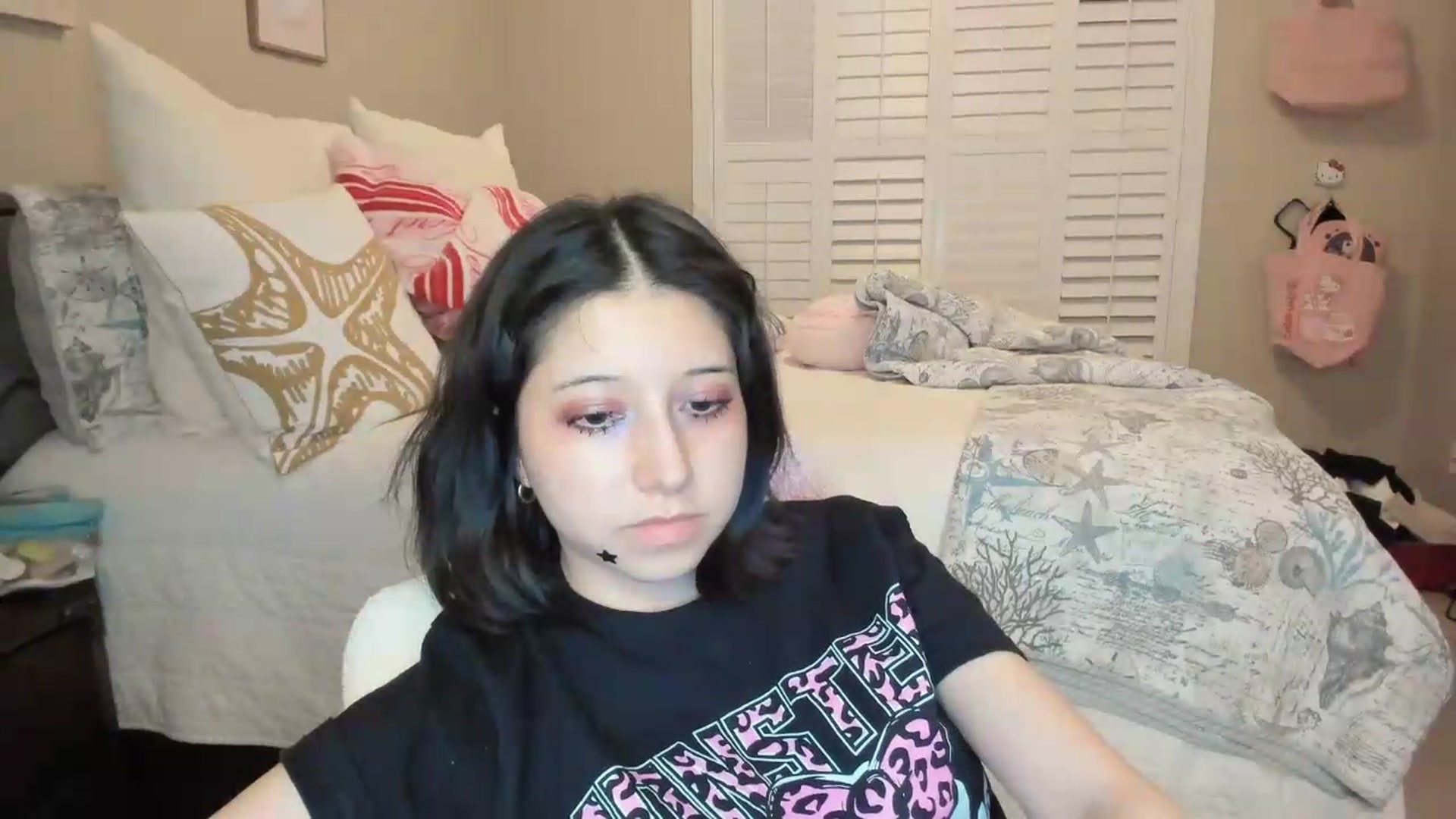 Gallery image thumbnail from Cherrycute666's myfreecams stream on, 07/14/2026, 07:38 image 3 of 20