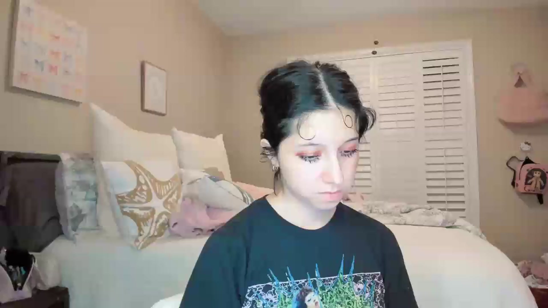 Gallery image thumbnail from Cherrycute666's myfreecams stream on, 07/16/2026, 02:49 image 1 of 20