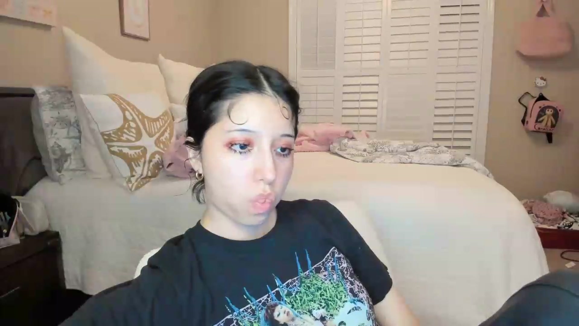 Gallery image thumbnail from Cherrycute666's myfreecams stream on, 07/16/2026, 02:49 image 15 of 20