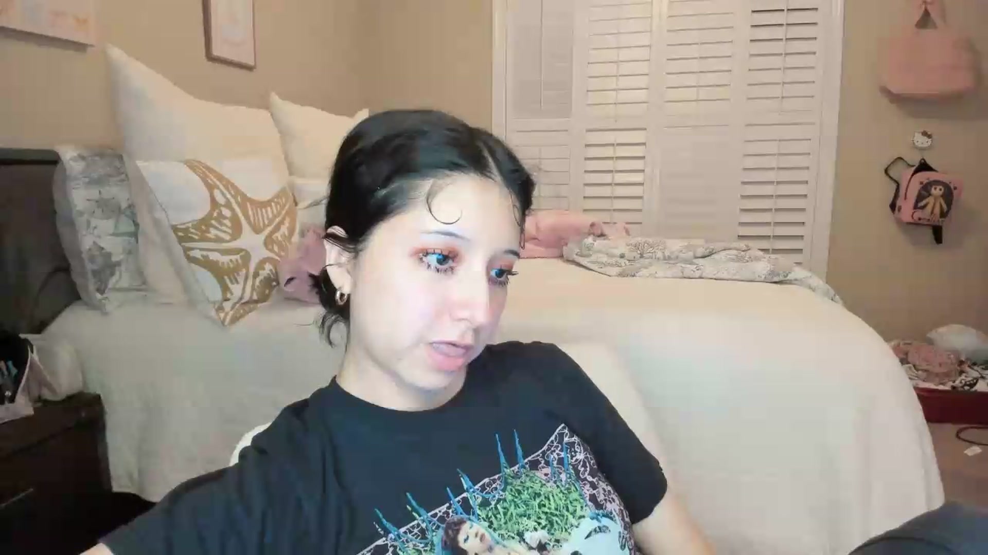 Gallery image thumbnail from Cherrycute666's myfreecams stream on, 07/16/2026, 02:49 image 18 of 20