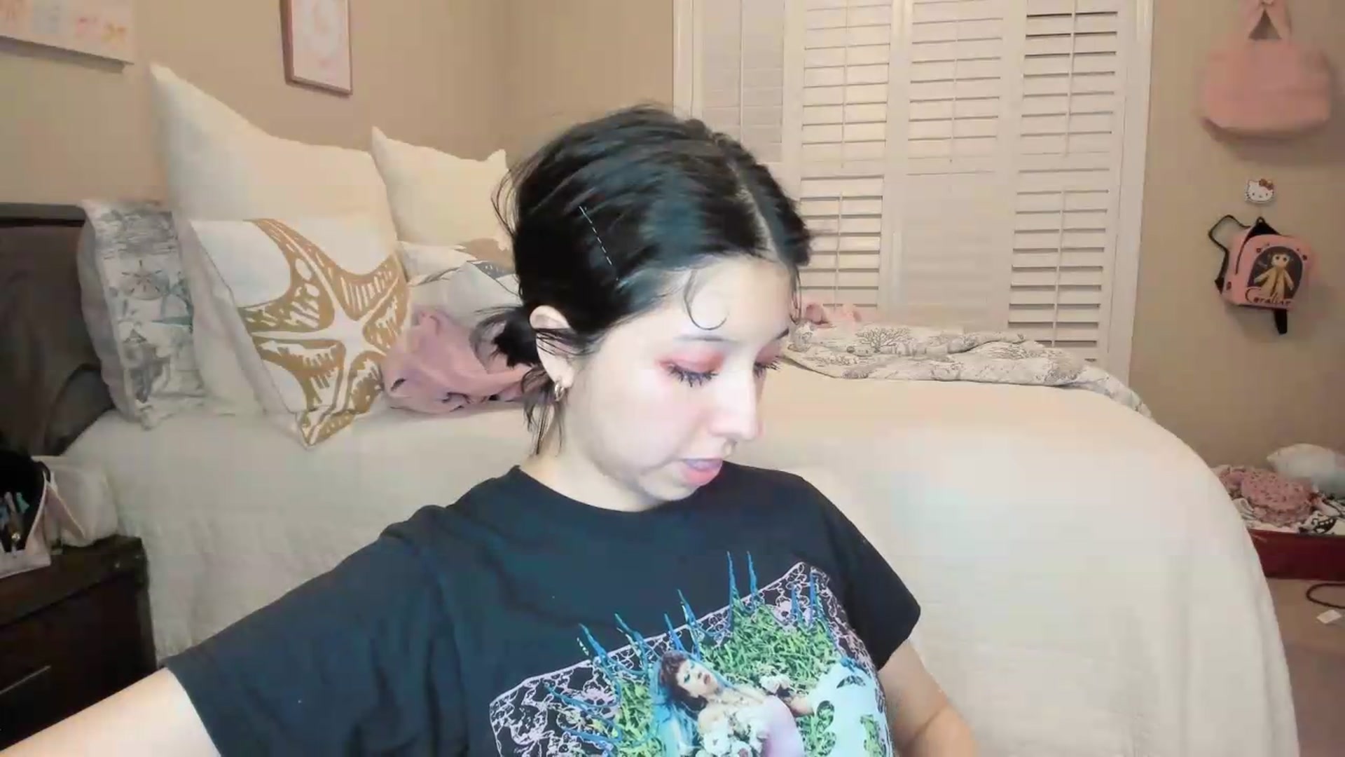 Gallery image thumbnail from Cherrycute666's myfreecams stream on, 07/16/2026, 02:49 image 10 of 20