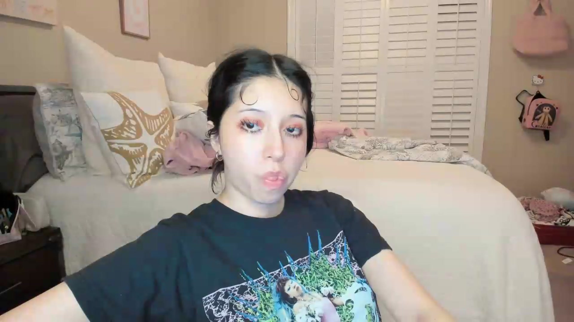 Gallery image thumbnail from Cherrycute666's myfreecams stream on, 07/16/2026, 02:49 image 12 of 20