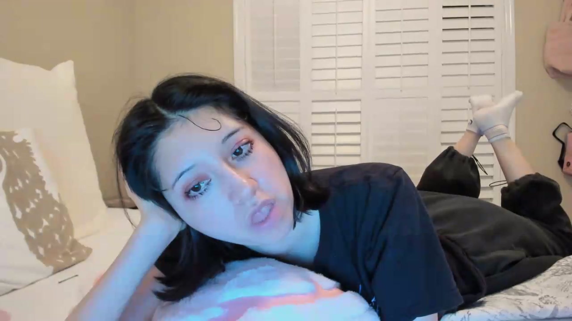 Gallery image thumbnail from Cherrycute666's myfreecams stream on, 07/16/2026, 06:36 image 19 of 20
