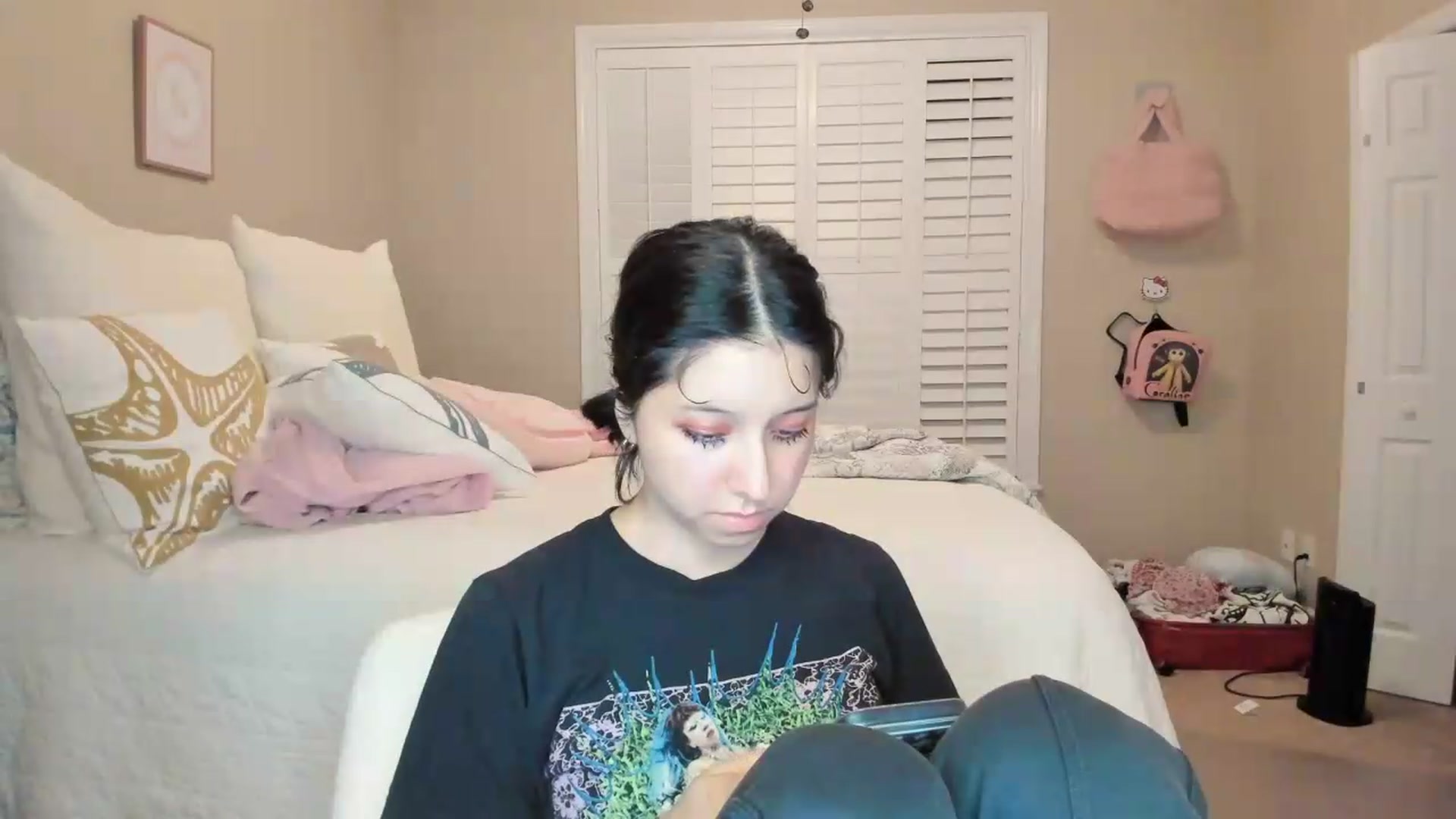 Gallery image thumbnail from Cherrycute666's myfreecams stream on, 07/16/2026, 06:36 image 13 of 20