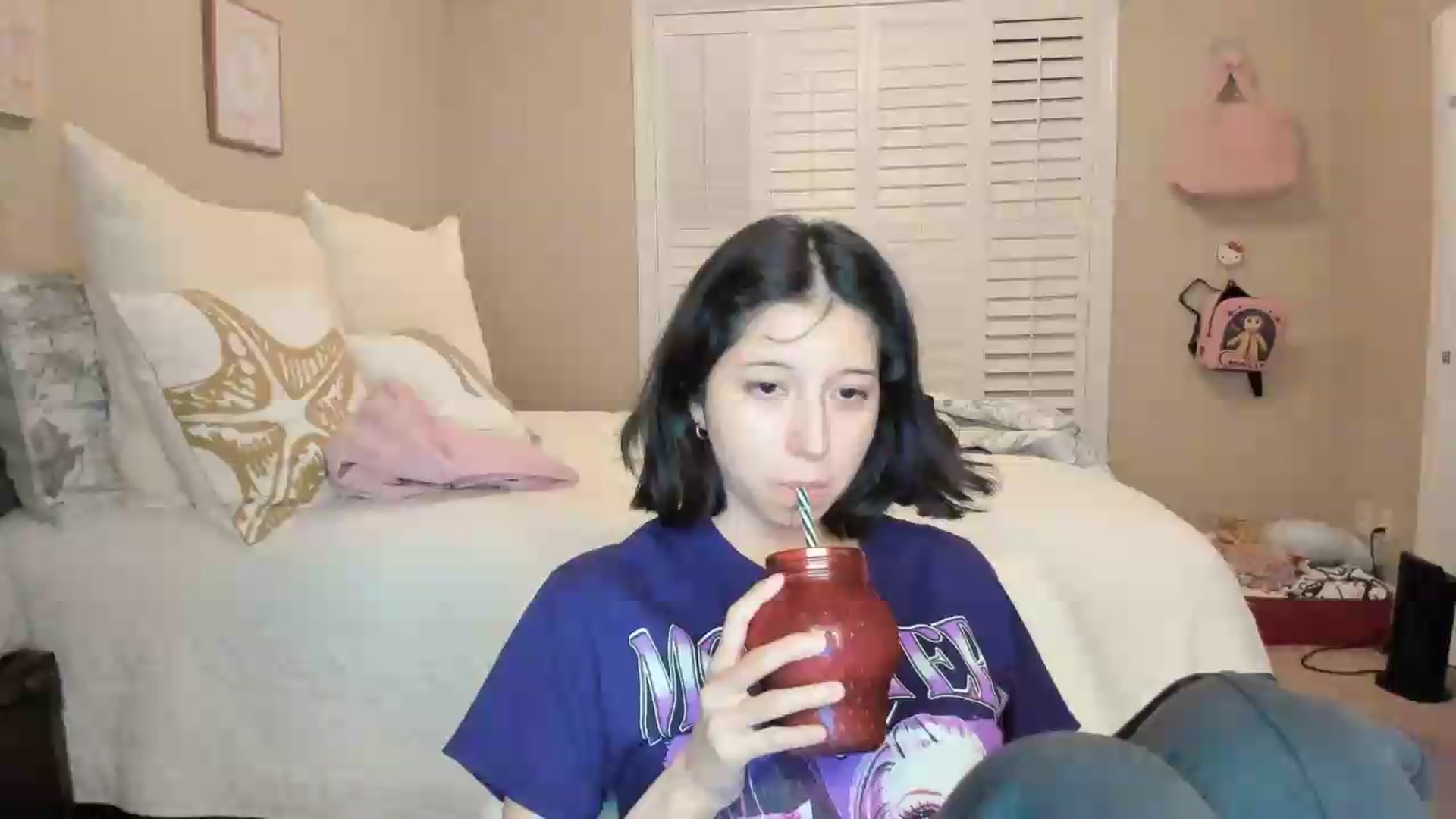 Gallery image thumbnail from Cherrycute666's myfreecams stream on, 07/17/2026, 06:07 image 1 of 20
