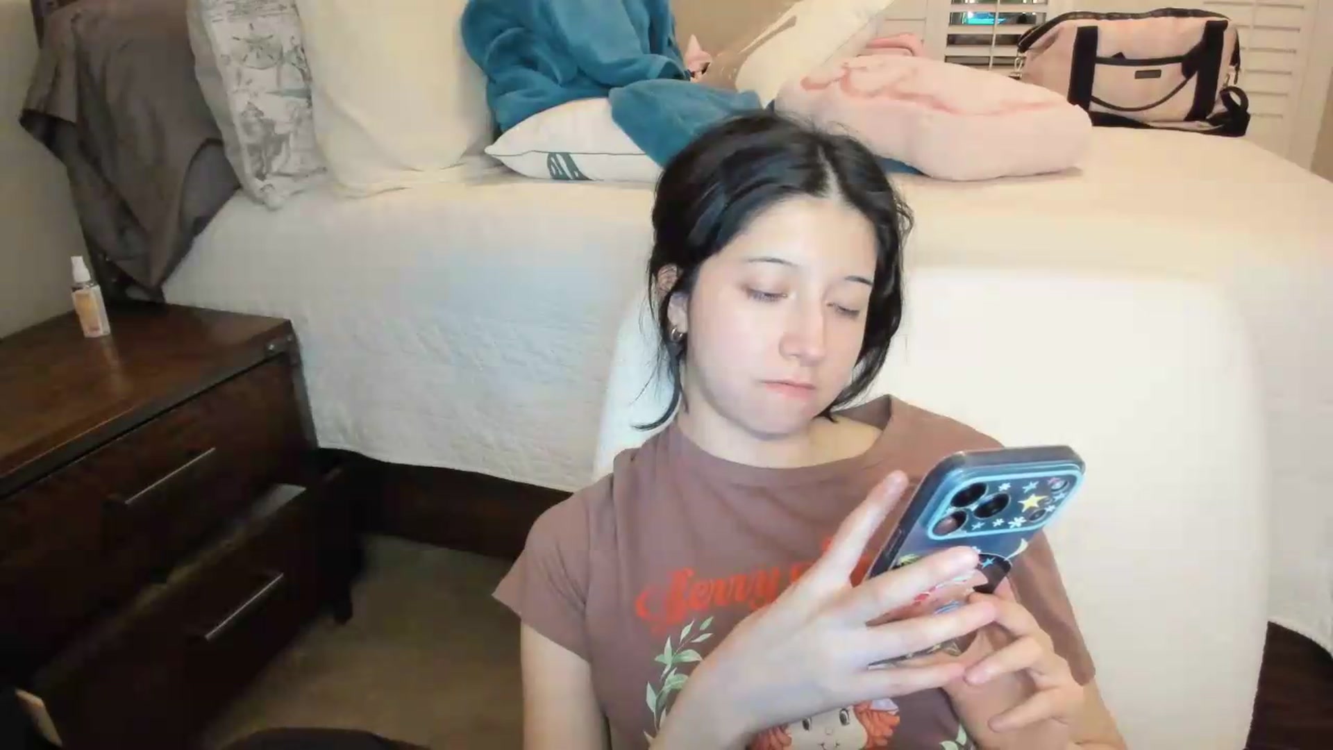 Gallery image thumbnail from Cherrycute666's myfreecams stream on, 07/19/2026, 06:13 image 6 of 20