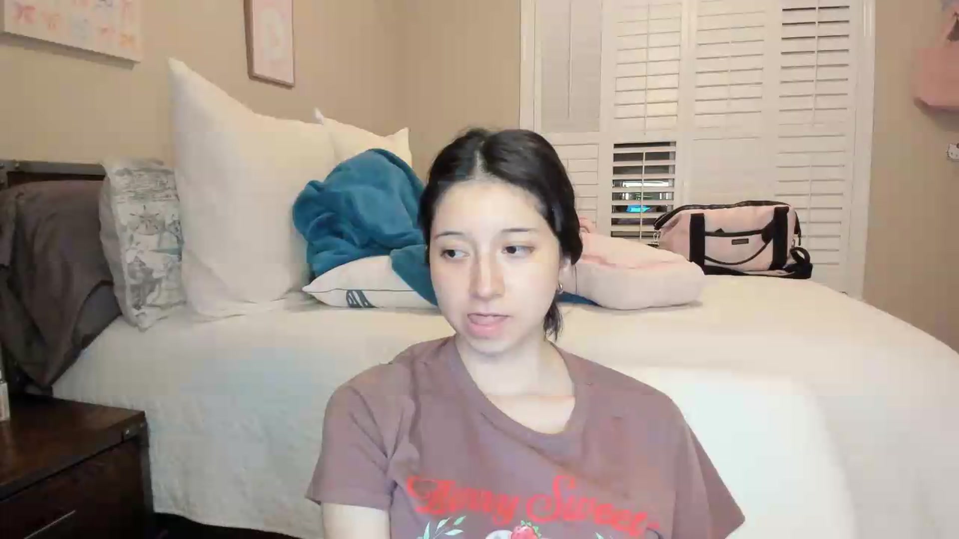 Gallery image thumbnail from Cherrycute666's myfreecams stream on, 07/19/2026, 06:13 image 11 of 20