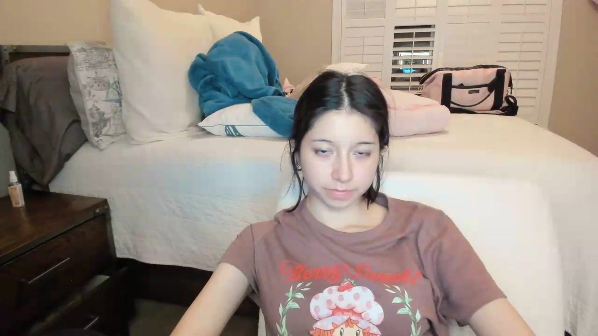 Gallery image thumbnail from Cherrycute666's myfreecams stream on, 07/19/2026, 06:13 image 3 of 20