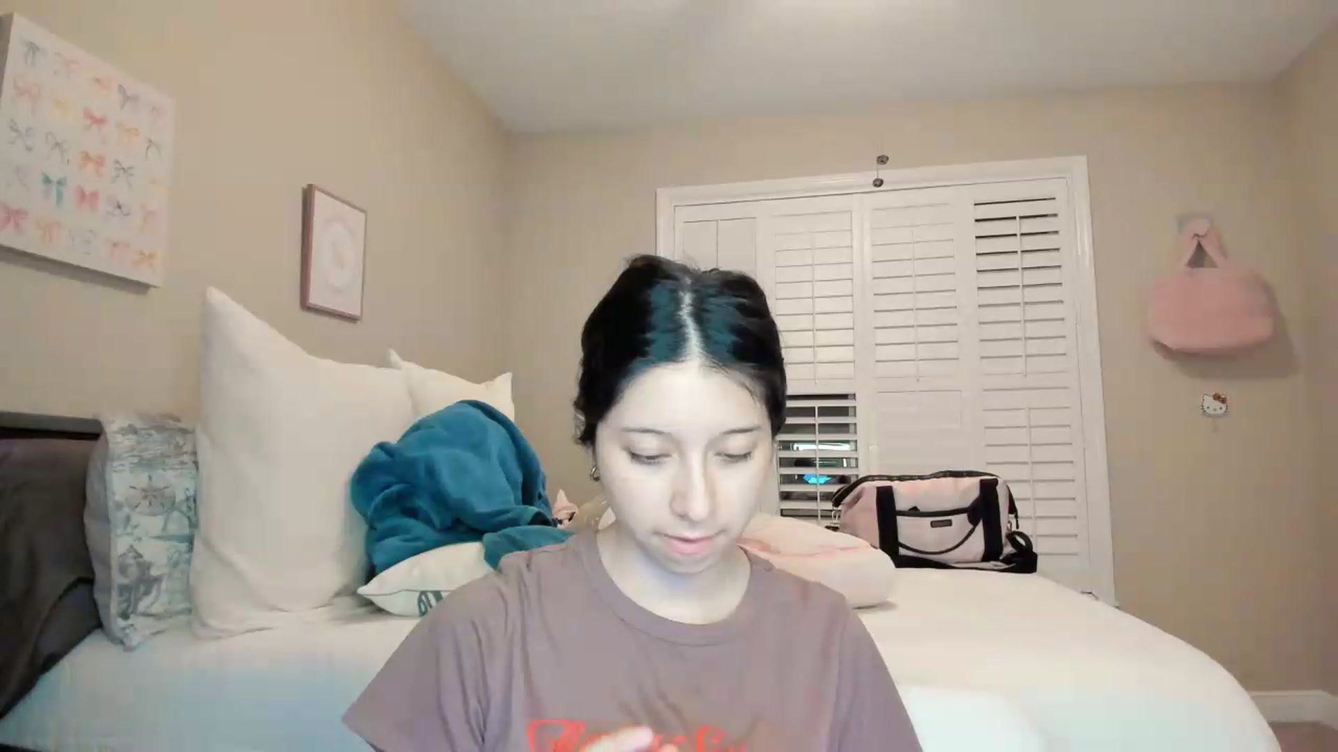 Gallery image thumbnail from Cherrycute666's myfreecams stream on, 07/19/2026, 06:13 image 8 of 20