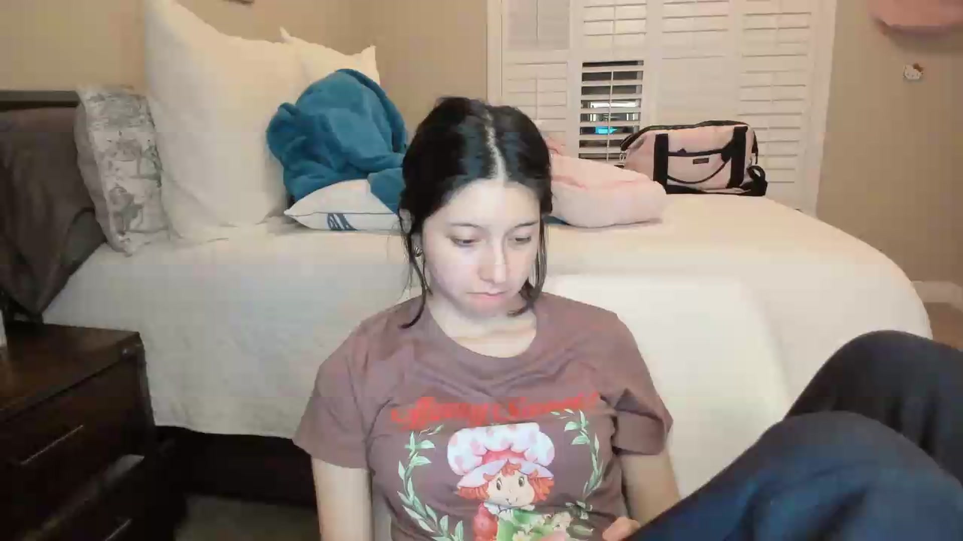 Gallery image thumbnail from Cherrycute666's myfreecams stream on, 07/19/2026, 06:13 image 1 of 20