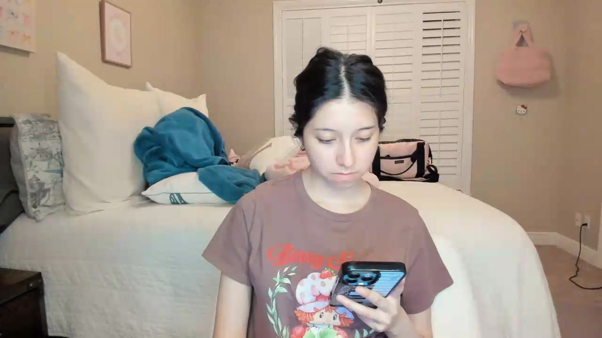 Gallery image thumbnail from Cherrycute666's myfreecams stream on, 07/19/2026, 06:13 image 20 of 20