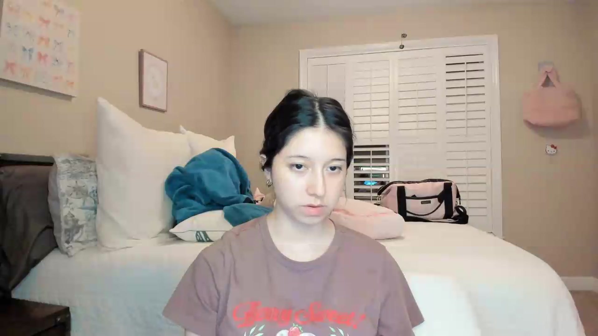 Gallery image thumbnail from Cherrycute666's myfreecams stream on, 07/19/2026, 06:13 image 10 of 20