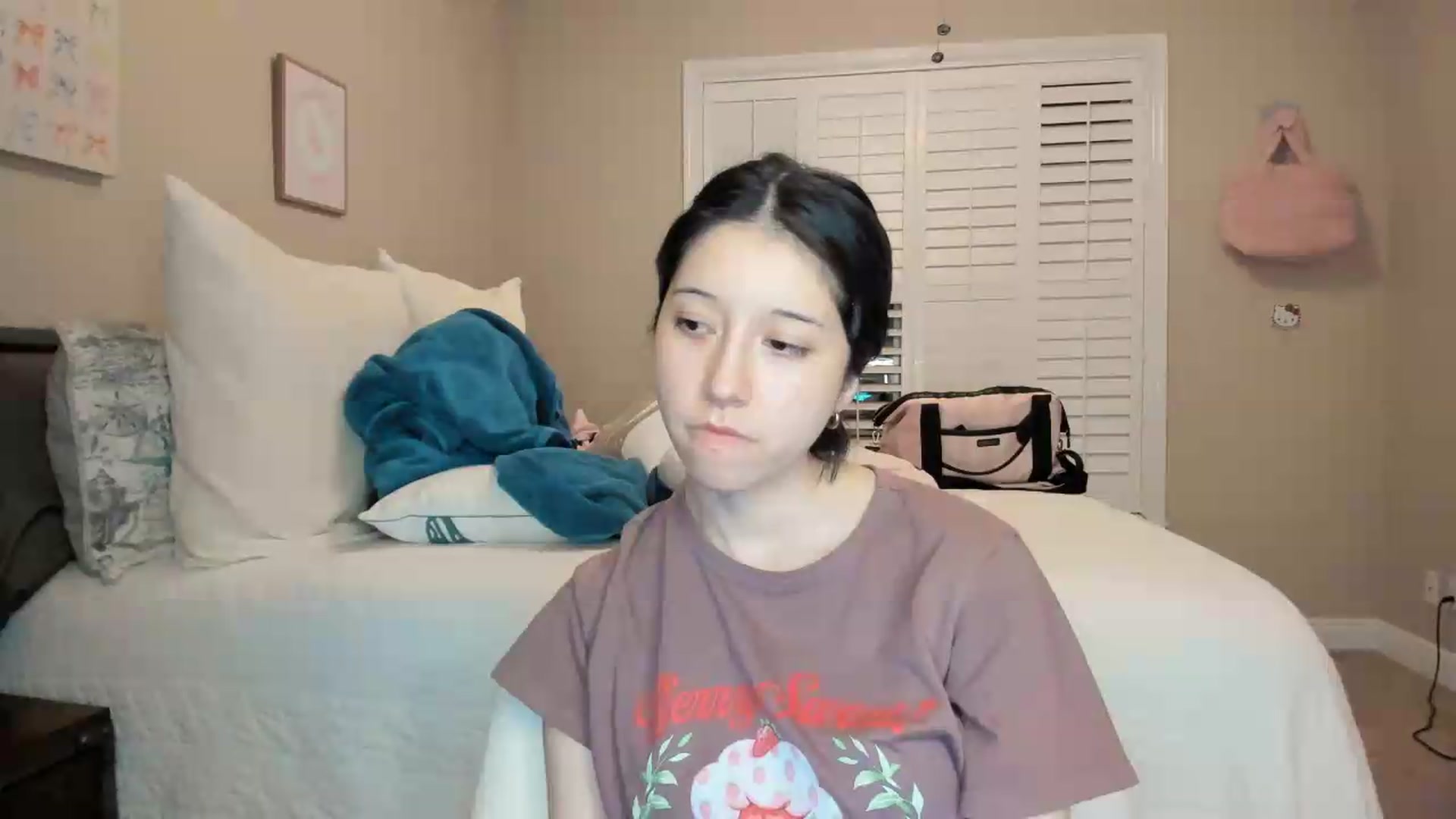 Gallery image thumbnail from Cherrycute666's myfreecams stream on, 07/19/2026, 06:13 image 15 of 20