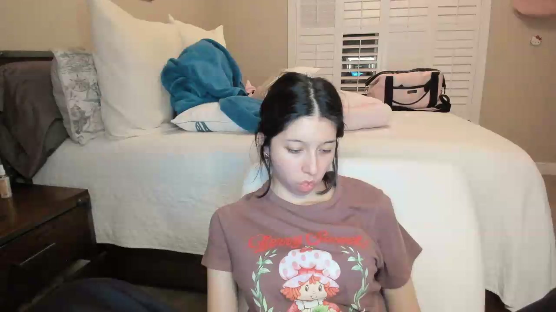 Gallery image thumbnail from Cherrycute666's myfreecams stream on, 07/19/2026, 06:13 image 2 of 20
