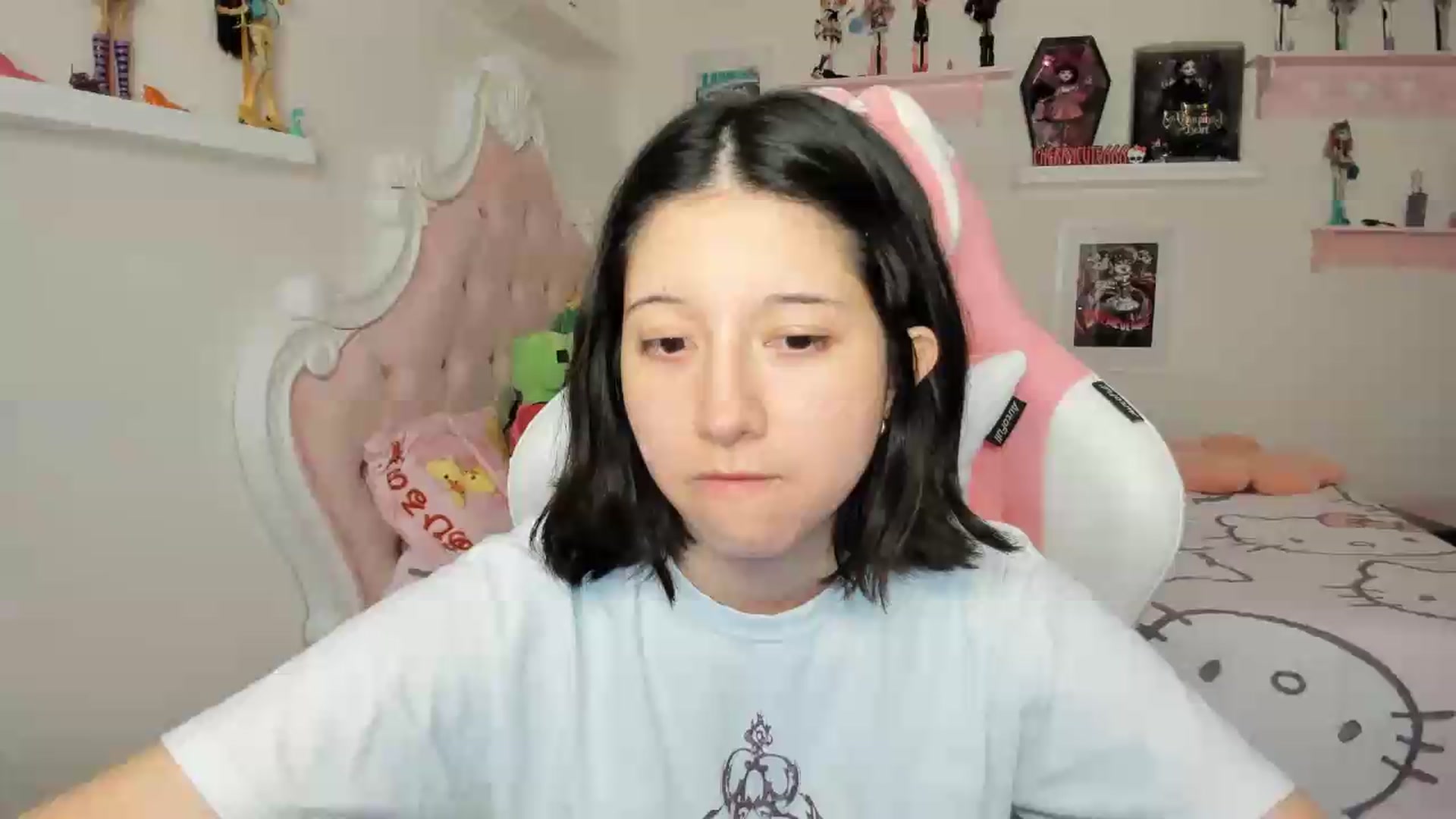 Gallery image thumbnail from Cherrycute666's myfreecams stream on, 07/26/2026, 08:35 image 8 of 20