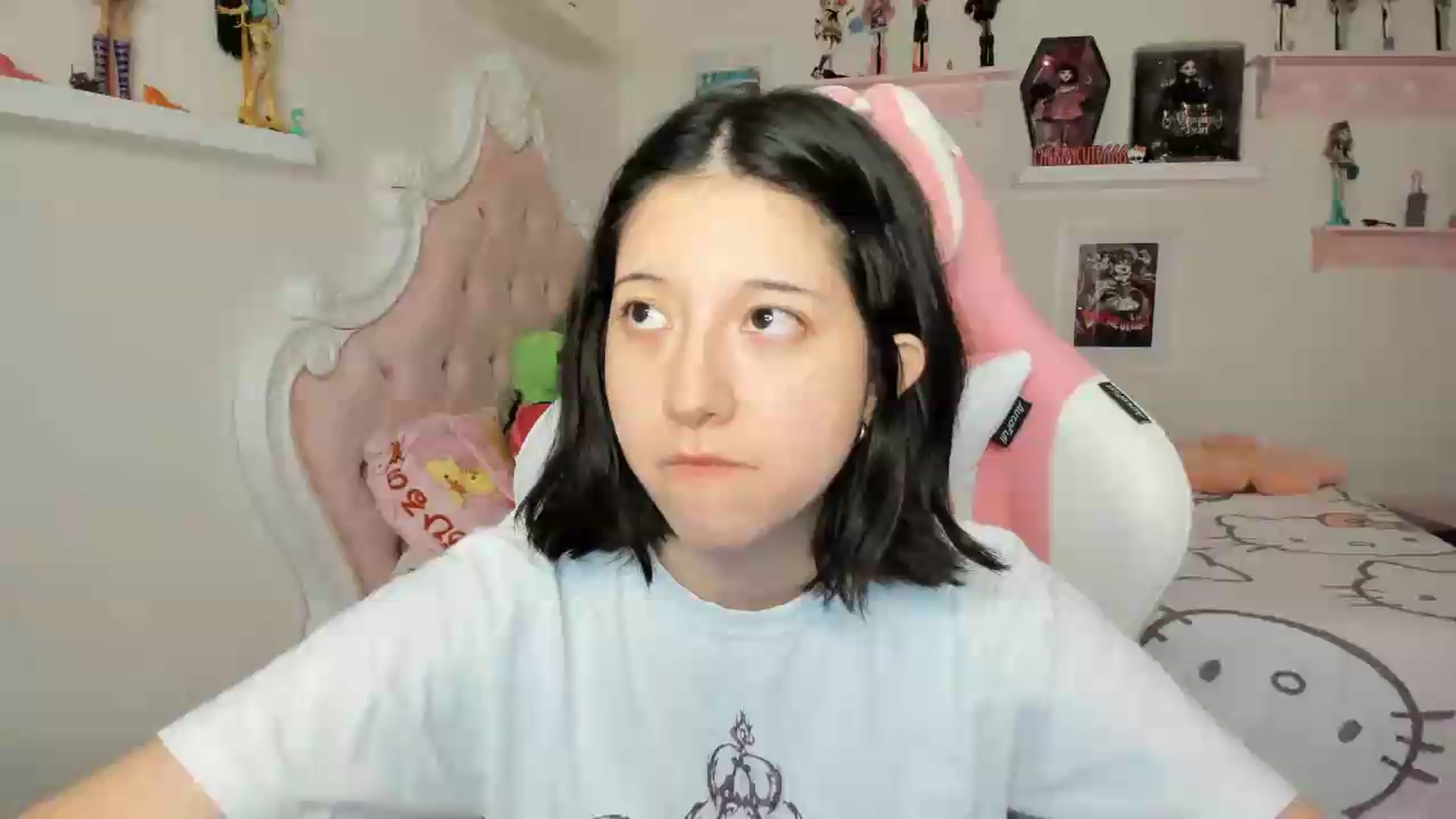 Gallery image thumbnail from Cherrycute666's myfreecams stream on, 07/26/2026, 08:35 image 7 of 20
