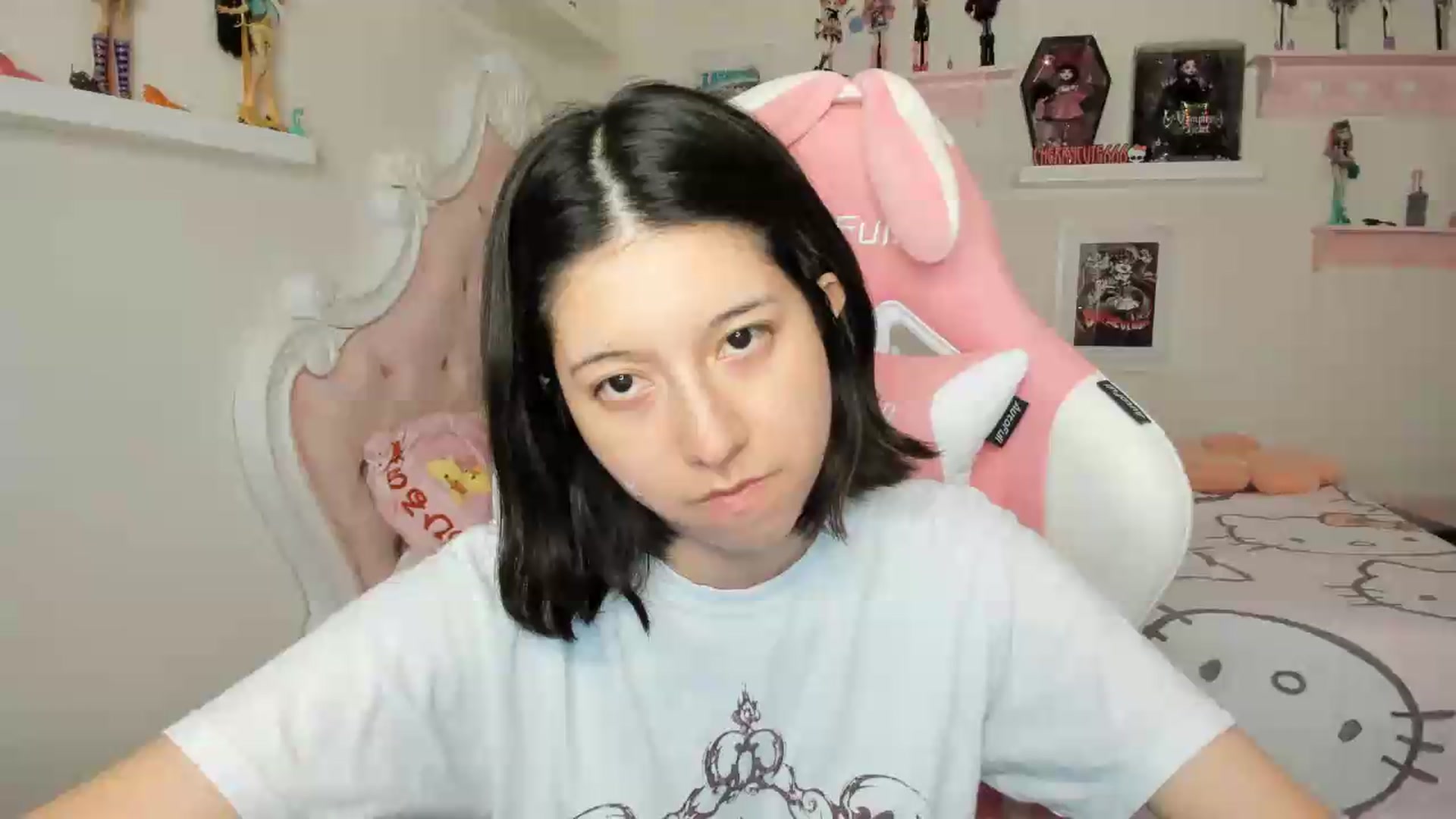 Gallery image thumbnail from Cherrycute666's myfreecams stream on, 07/26/2026, 08:35 image 9 of 20
