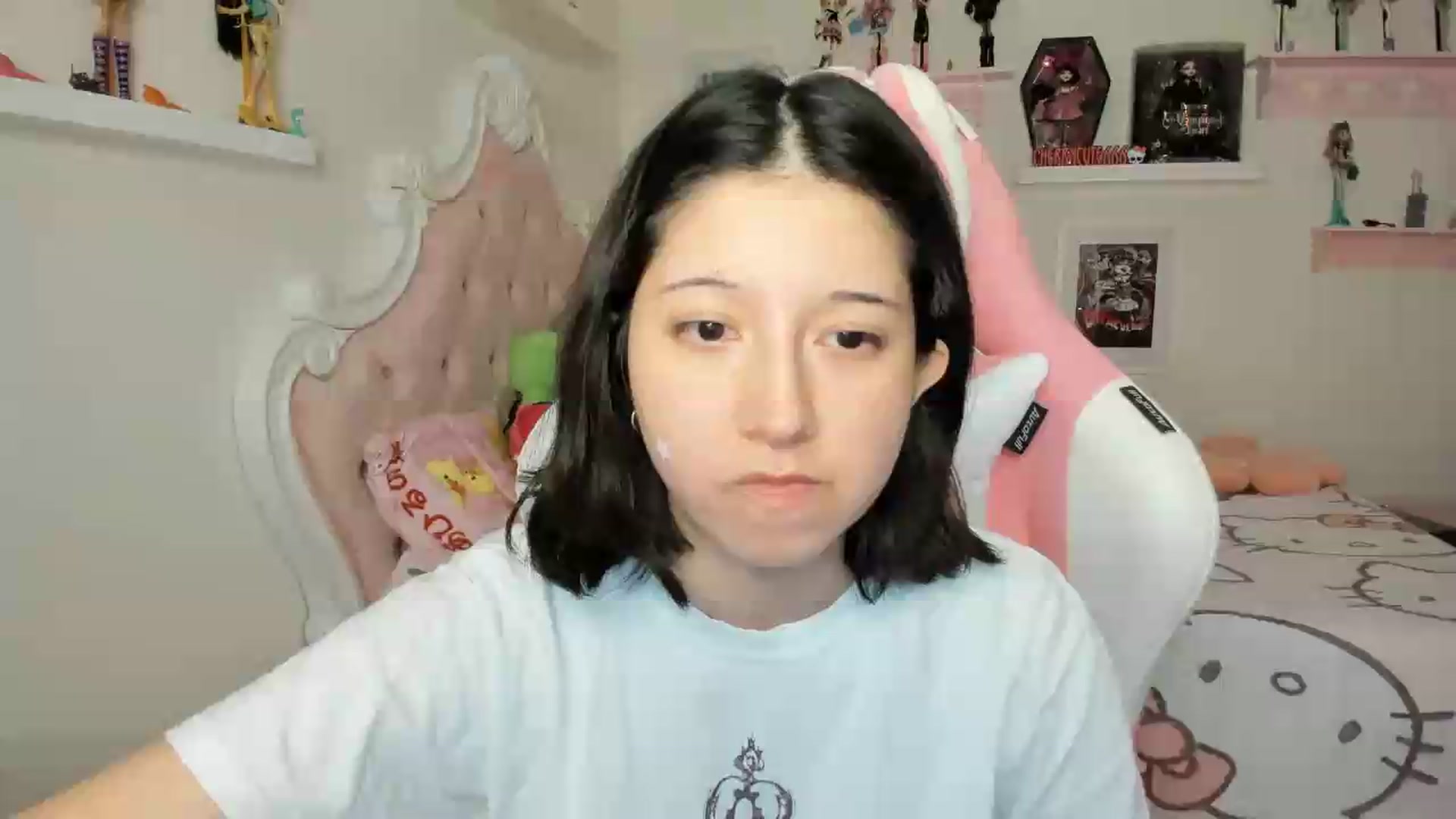 Gallery image thumbnail from Cherrycute666's myfreecams stream on, 07/26/2026, 08:35 image 12 of 20