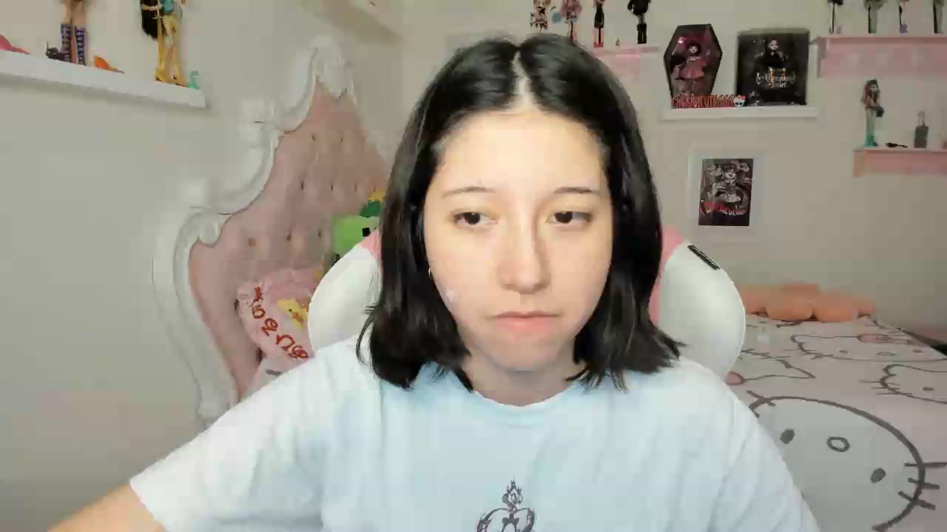 Gallery image thumbnail from Cherrycute666's myfreecams stream on, 07/26/2026, 08:35 image 4 of 20