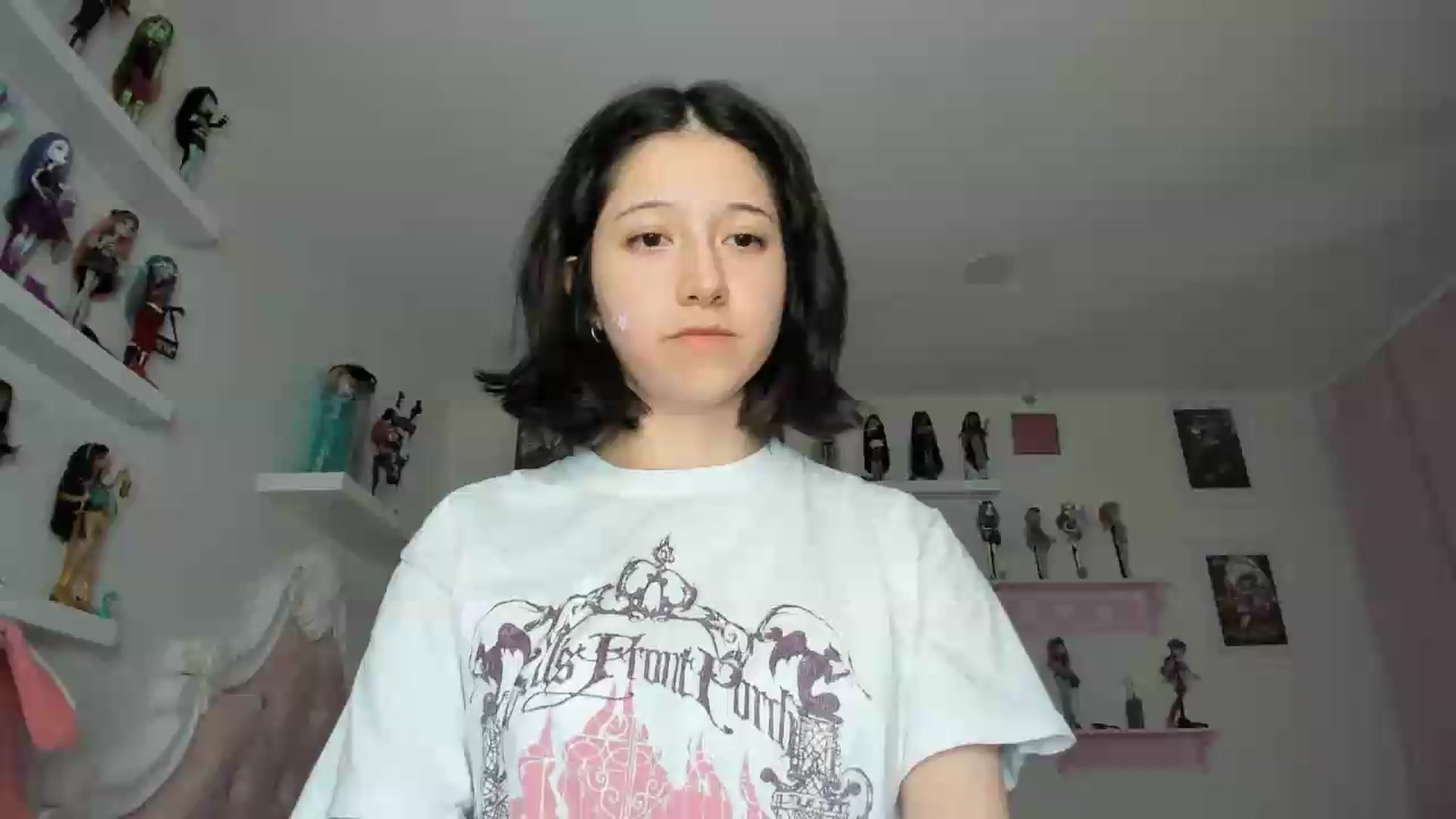 Gallery image thumbnail from Cherrycute666's myfreecams stream on, 07/26/2026, 08:35 image 1 of 20