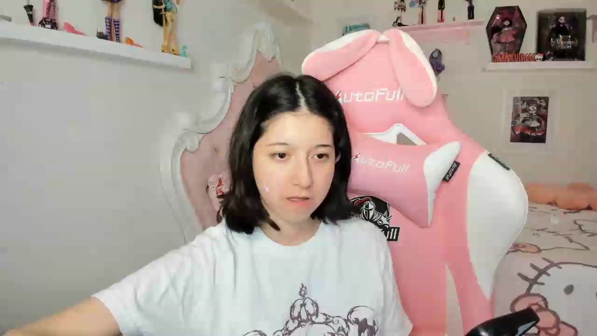 Gallery image thumbnail from Cherrycute666's myfreecams stream on, 07/26/2026, 09:44 image 2 of 20